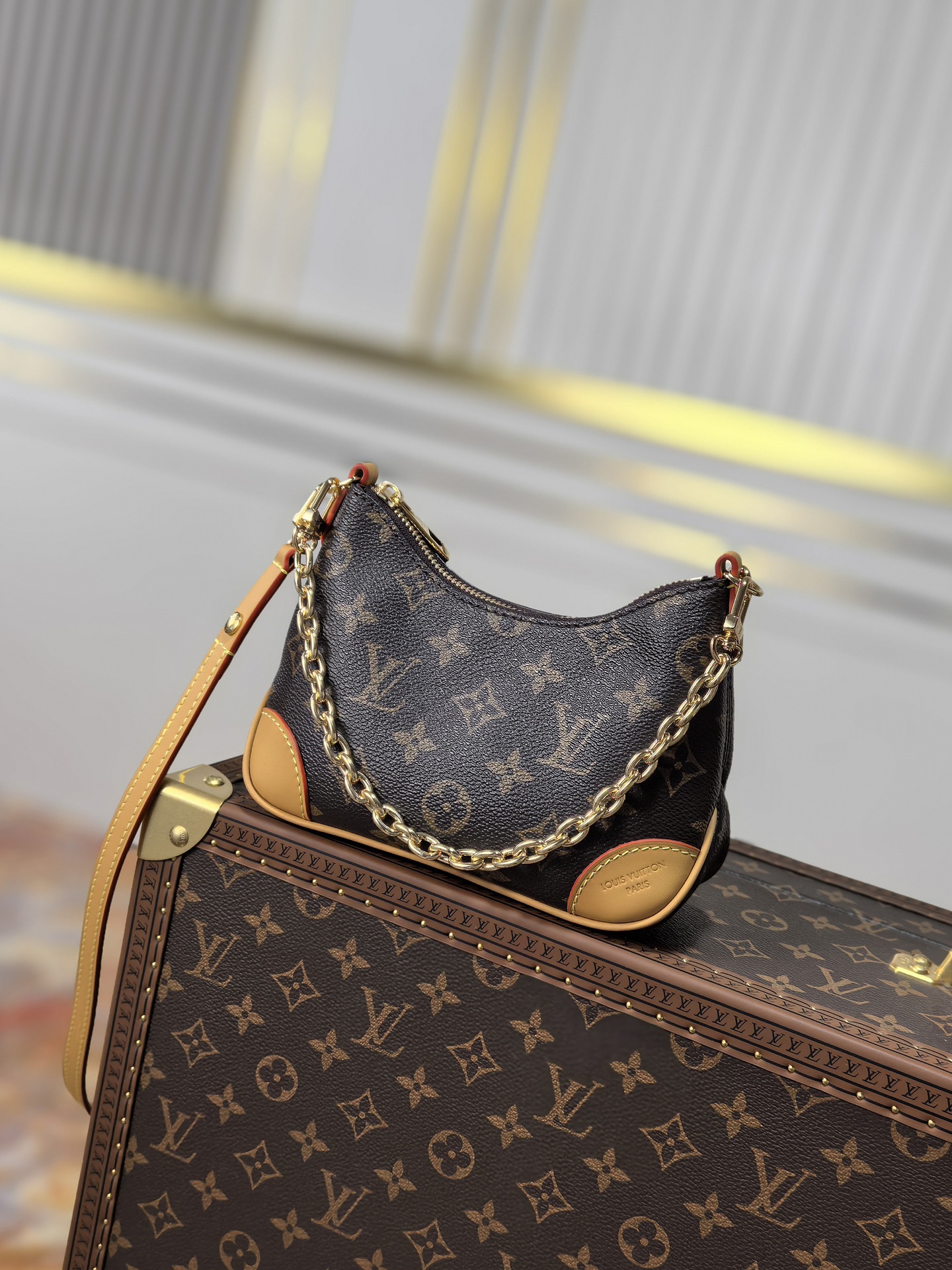 NO:583882,[Top original order] 163 chip, M25519 presbyopia mini croissant NANO BOULOGNE Croissant handbag Boulogne handbag is made of classic Monogram canvas, equipped with double zippers and a spacious internal patch pocket that can accommodate a 12 Pro mobile phone. The adjustable shoulder strap can be worn cross-body or on the shoulder, and can be removed to transform into a small chain bag or clutch. Size 20 x 14 x 6 cm, LV [top original order], louis  vuitton,handbag19860909【顶级原单】163芯片,M25519老花 迷你牛角包 NANO BOULOGNE 牛角包手袋 Boulogne 手袋取材经典 Monogram 帆布,配有双拉链和可容纳 12 Pro 手机的宽敞内贴袋.可调节肩带实现斜挎或肩背,取下即可化身小号链条包或手拿包.尺寸20 x 14 x 6 厘米,LV【顶级原单】,louis vuitton,handbag,Bag