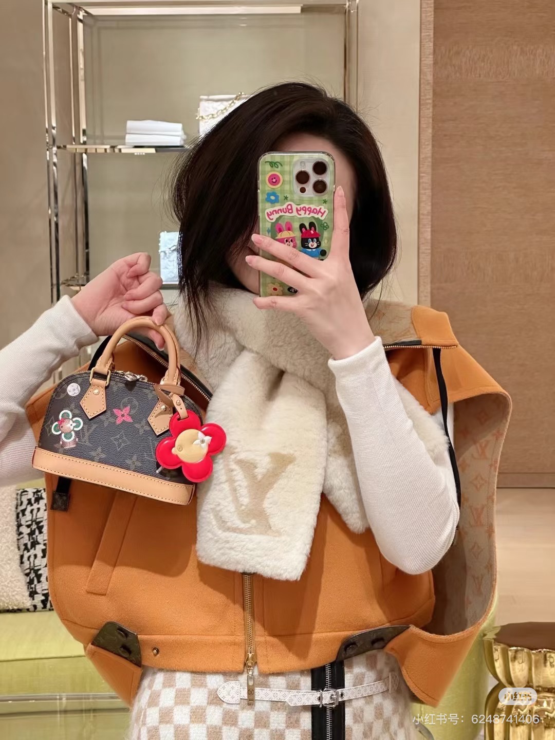 NO:395260,[Top original sheet] 163 variable code chip M12199 Christmas model This Nano Alma handbag is immersed in the festive atmosphere of the Candy Factory series, presenting the image of the brand's mascot Vivienne with colorful patterns and leather hangings, complementing the bright lining. Monogram canvas greets the brand's long-standing heritage and reveals full of interest in the classics. Size 18x12x8 cm (length x height x width), LV [Top original sheet], louis vuitton19860909【顶级原单】163变码芯片 M12199圣诞款 本款Nano Alma手袋沉浸于Candy Factory系列的节日气息,以缤纷图案和皮革挂饰呈现品牌吉祥物Vivienne形象,与鲜明内衬相得益彰.Monogram 帆布致意品牌悠远传承,在经典之中流露盎然意趣.尺寸18x12x8厘米（长度x高x宽）,LV【顶级原单】,louis vuitton,Bag