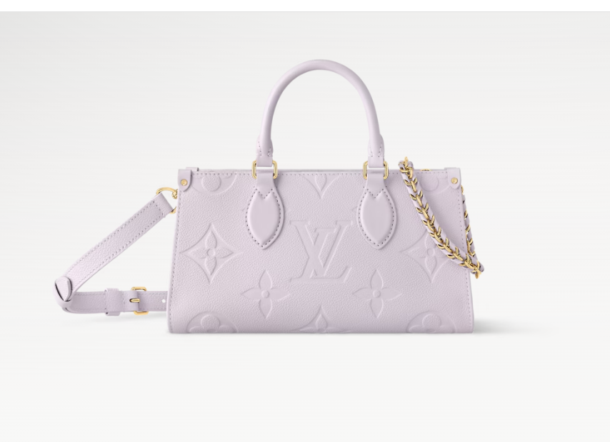 NO:558089,Top original 163 transcoding chip all-steel hardware model M15192 dreamy purple, this OnTheGo East West handbag makes the Monogram Empreinte leather present a dreamy watercolor tone, adding a soft touch to the handbag series. The internal compartments allow for organized storage, and the detachable woven chain provides multiple carrying methods. 13 x 10 x 25 cm (height x width x length), LV [top original], louis vuitton19860909顶级原单163变码芯片全钢五金型号M15192梦幻紫,本款 OnTheGo East West 手袋令 Monogram Empreinte 皮革呈现梦幻水彩色调,为手袋系列再添柔美一笔.内部隔层实现有序收纳,可拆卸编织链条提供多种背携方式. 13 x 10 x 25厘米 (高 x 宽 x 长度),LV【顶级原单】,louis vuitton,Bag