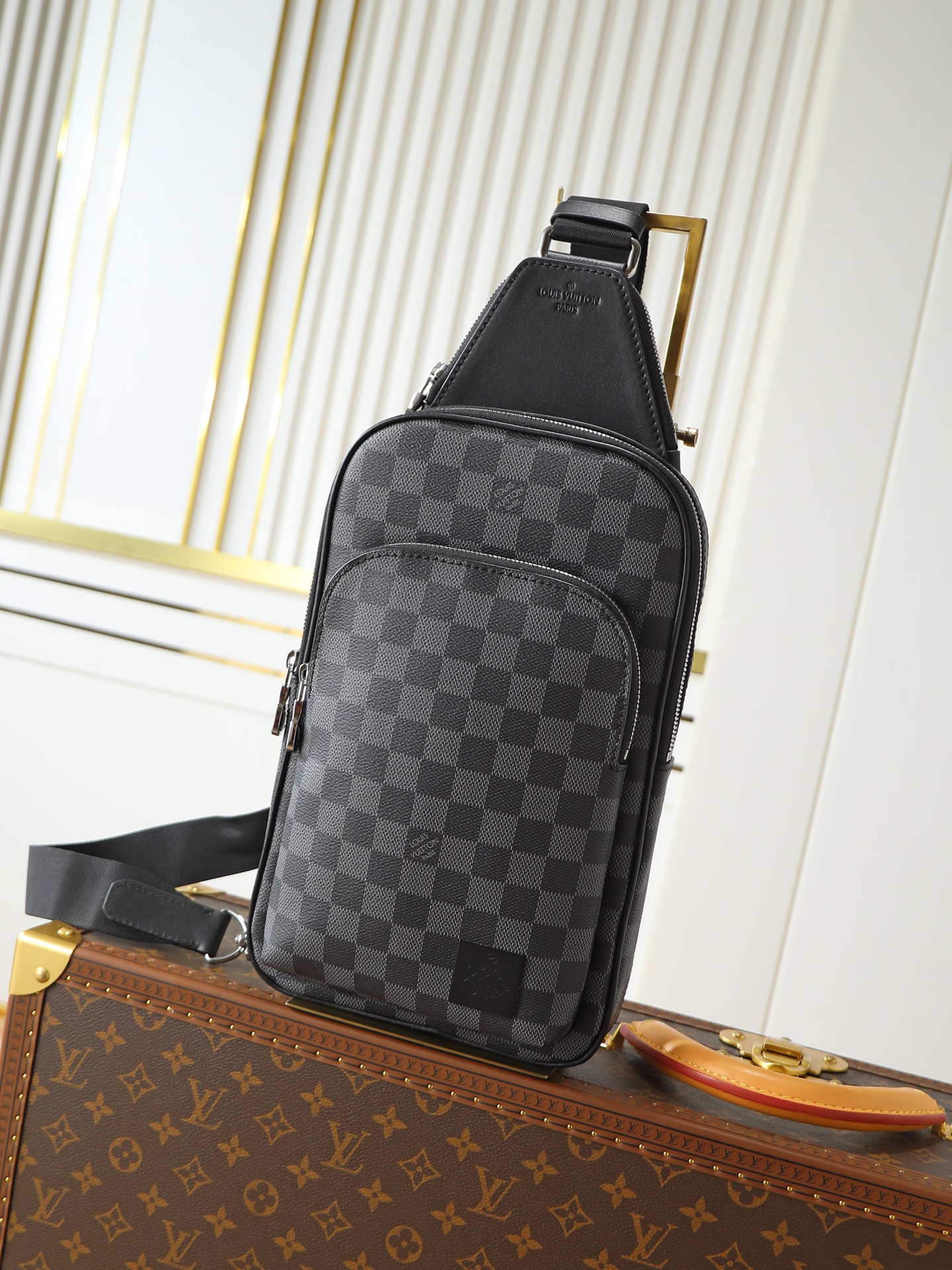 NO:406666,Top-grade original single 163 chip, original single hardware, [N45302 Black] This Avenue shoulder bag uses Monogram Macassar canvas and leather trim to release the brightness. The canvas shoulder straps and linings inject sustainable concepts into the brand's classics, and the zipper front pocket and the top small zipper bag add practical details. Size 20 x 31 x 7 cm (length x height x width), LV [top-grade original single], louis vuitton, shoulder bags19860909顶级原单163芯片,原单五金,【N45302黑格】本款 Avenue 单肩包采用 Monogram Macassar 帆布和皮革饰边,释放英朗气度.帆布肩带及内衬为品牌经典注入可持续理念,拉链前袋和顶部小号拉链袋再添实用细节.尺寸20 x 31 x 7 cm (长度 x 高 x 宽),LV【顶级原单】,louis vuitton,shoulder bags,Bag