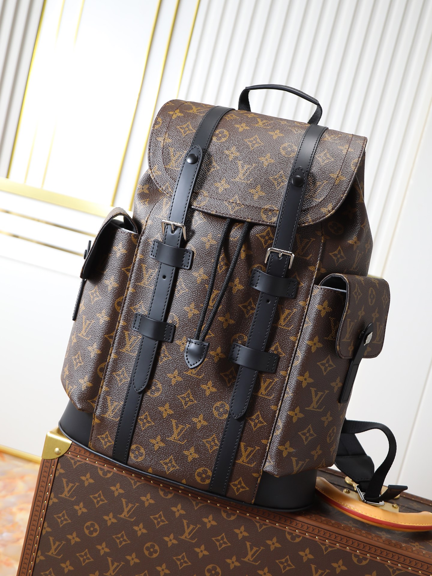 NO:582554,Top original single 163 transcoding chip LV original single black checkerboard men's hiking backpack model N41379 black grid, M43735 presbyopia Christopher small backpack uses Monogram canvas to interpret the rugged and simple spirit of a hiking bag. Its unique style is suitable for both work and entertainment, highlighting a high-quality lifestyle. Adjustable leather shoulder straps, leather handles, cowhide trim, silver brass decoration, detailed features 41.0 x 48.0 x  13.0 cm (length x height x width), LV [top quality original order], louis vuitton, travel bags, backpacks, cowhide19860909顶级原单163变码芯片LV原单黑色棋盘格男士登山背包型号N41379黑格,M43735老花Christopher 小号双肩包以 Monogram 帆布演绎出了徒步旅行包的粗犷而朴实的精神. 其款式别致,工作和娱乐使用两相皆宜,彰显高品质生活方式 可调节皮质肩带皮革手柄牛皮饰边银色黄铜装饰详细特征41.0 x 48.0 x 13.0 cm(长 x 高 x 宽),LV【顶级原单】,louis vuitton,travel bags,backpacks,cowhide,Bag