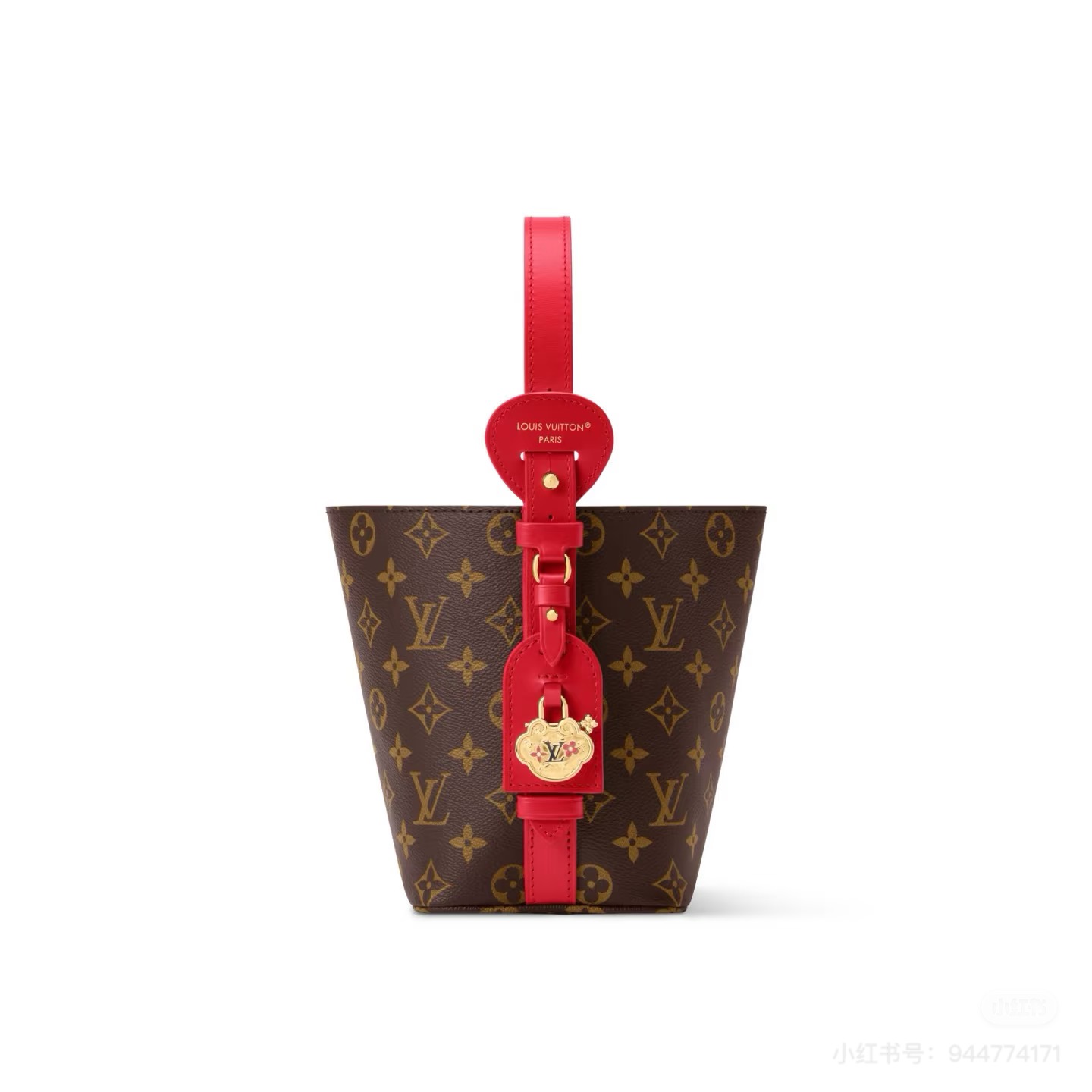 NO:719710,Top original 163C01 dynamic chip model M28317. This All In BB handbag comes from the Lunar New Year series and is Monogram  Canvas with bright lining and leather trim. Classic construction with chic padlock and removable zippered interior pocket, suitable for cross-body, shoulder or hand carry by top handle. Monogram pattern - coated canvas - cow leather trim - fabric lining - metal hardware - magnetic buckle and hook closure - removable zipper bag - removable name tag and padlock - storage for a 6.7-inch smart phone, Victorine wallet and keys - shoulder strap is non-detachable and adjustable!  !  Size: 16x18x12CM, LV [top original order], louis vuitton, cowhide19860909顶级原单163C01动态芯片型号M28317,本款All In BB手袋出自 Lunar New Year 系列,为Monogram 帆布搭配亮丽内衬和皮革饰边.经典构型配有别致挂锁和可拆卸拉链内袋,斜挎、肩背或利用顶部手柄手提皆宜.Monogram图案一涂层帆布一牛皮革饰边一织物内衬一金属件一磁扣和钩扣开合一可拆卸拉链袋一可拆卸名牌与挂锁一可收纳6.7寸智能、、Victorine 钱夹和钥匙一肩带不可拆卸,可调节！！尺寸:16x18x12CM,LV【顶级原单】,louis vuitton,cowhide,Bag