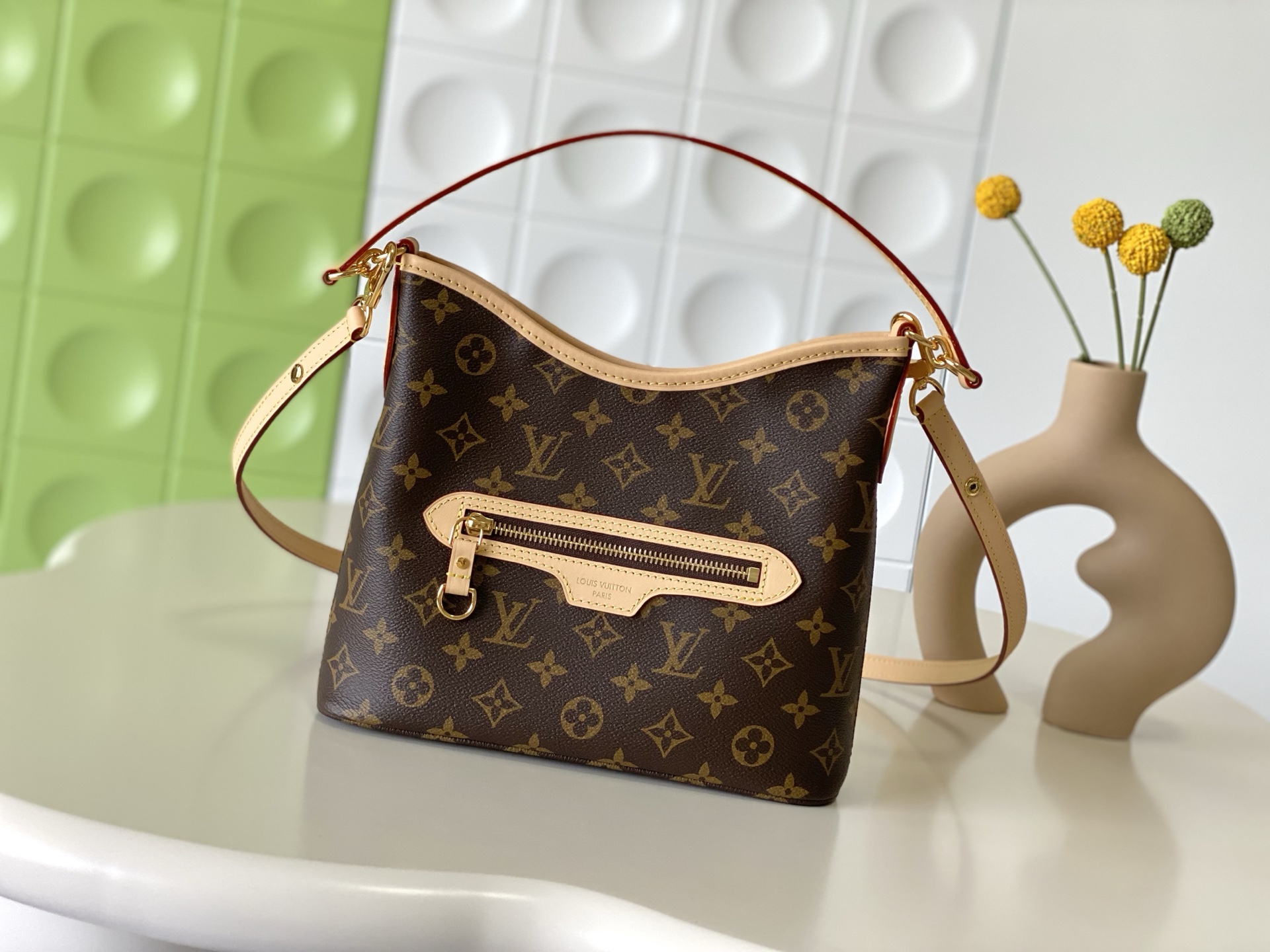 NO:857337,[Top Enhanced Version] All steel hardware, matching counter, 163C01 transcoding chip, genuine development, original leather material [Lineup BB Shoulder Handbag] M28423 presbyopia, in line with the fashion of the season, can also be a timeless companion across seasons. Iconic Monogram  Canvas trimmed with elegant cow leather, equipped with an adjustable shoulder strap, suitable for cross-body wear. The front pocket is designed for easy access to important items, and the interior space is ample to accommodate daily needs, and there is also room for a notebook. Size 25.5 x 22 x 10 cm, LV [top quality original], louis vuitton, cowhide19860909【顶级加强版】全钢五金,对版专柜,163C01变码芯片,正品开发,原厂皮料【Lineup BB 单肩手袋】M28423 老花 契合当季风尚,亦可跨越时节隽永相伴.标志性 Monogram 帆布缀以优雅牛皮革饰边,搭载可调节肩带,满足斜挎需求.前袋设计便于随手取用重要物件,充裕内部空间可容纳日常所需,亦有笔记本余位.尺寸 25.5 x 22 x 10厘,LV【顶级原单】,louis vuitton,cowhide,Bag