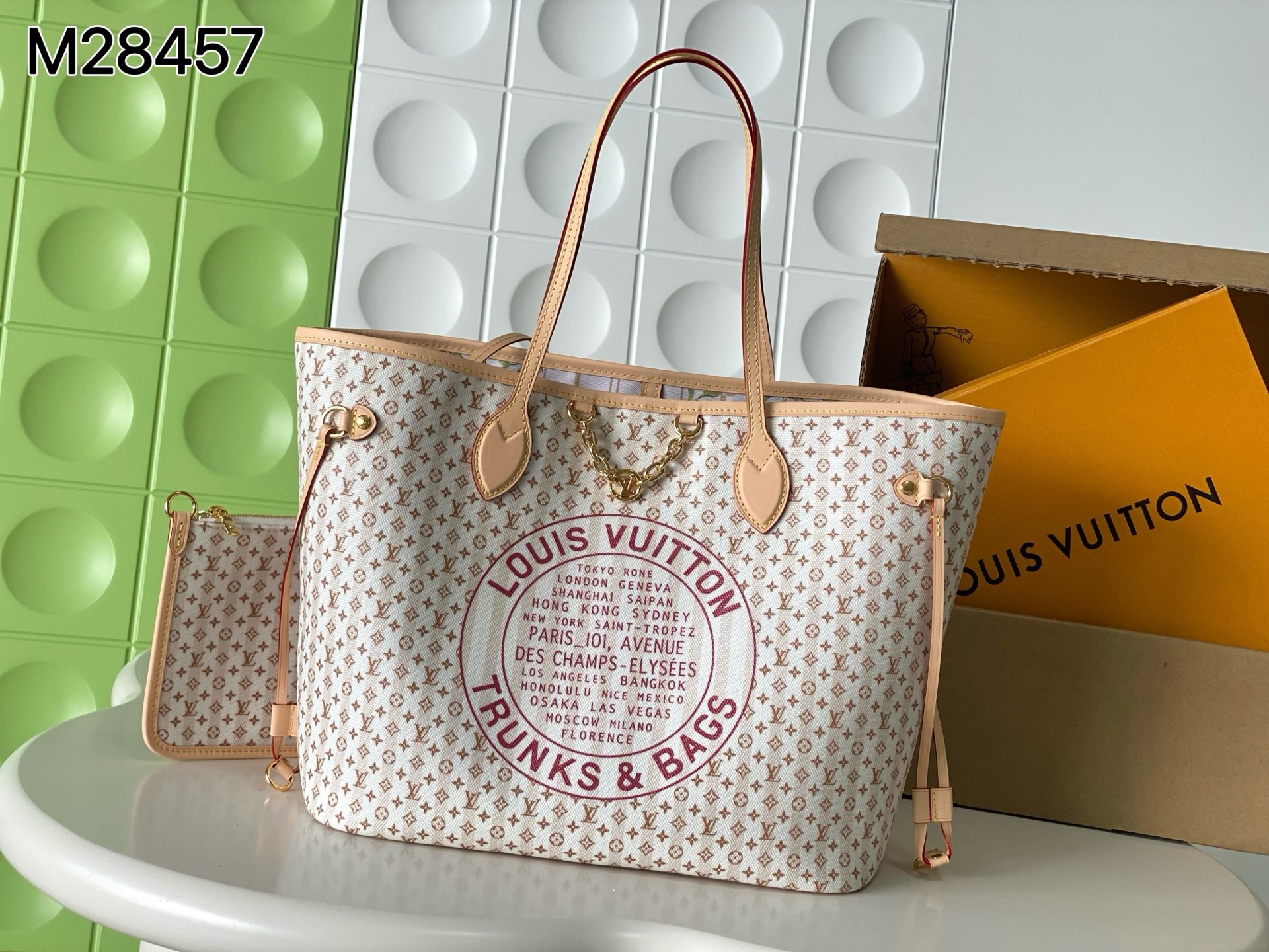 NO:894736,[Top Enhanced Version] Counter-matched 163C01 transcoding chip, genuine development, counter-matched leather, model M29483 red, this LV Stamp series Neverfull medium handbag pays homage to the tradition of Louis Vuitton box-making craftsmanship. It is made of canvas and interprets the classic Monogram pattern in a mini scale, injecting seasonal novelty into the item. There is plenty of space to easily store laptops and other daily needs, and the detachable zipper inner pocket enriches functional details. The chain is embellished with LV  Decoration, adding elegant style. Dimensions 47 x 28 x 14 (cm) ((length x height x width), LV [top quality original order], louis vuitton, louis vuitton19860909【顶级加强版】对柜163C01变码芯片,正品开发,专柜对版皮料, 型号M29483 红色,本款 LV Stamp 系列 Neverfull 中号手袋致敬路易威登制箱工艺传统.选用帆布制成,以迷你比例演绎经典 Monogram 图案,为单品注入应季新意.宽裕空间轻松收纳笔记本电脑等日常所需,可拆卸拉链内袋丰富功能细节.链条缀以 LV 装饰,平添优雅格调. 尺寸47 x 28 x 14 (厘米) ((长 x 高 x 宽),LV【顶级原单】,louis vuitton,louis vuitton,Bag