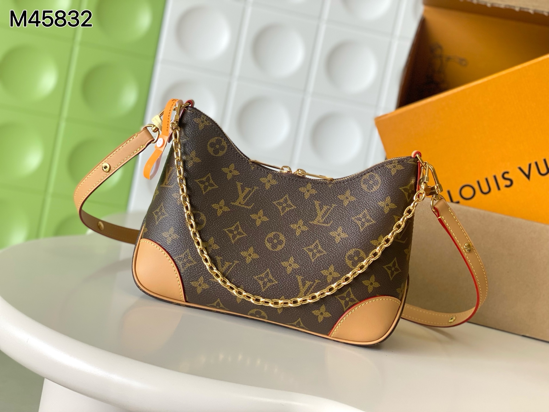 NO:940143,[Top Enhanced Version] All-steel hardware, 163C01 transcoding chip, authentic development, counter-matched coarse fabric, model M45832 yellow horn [BOULOGNE handbag], Boulogne handbag is made of classic Monogram canvas, equipped with double zippers and a spacious inner patch pocket that can accommodate an iPhone 12 Pro mobile phone. The adjustable shoulder strap can be worn cross-body or over the shoulder, and can be removed to transform into a small chain bag or clutch. Size 29 x  16 x 9.5 cm, LV [top quality original order], louis vuitton, handbag19860909【顶级加强版】全钢五金,163C01变码芯片,正品开发,专柜对版粗面料,型号M45832黄牛角【BOULOGNE 手袋】,Boulogne 手袋取材经典 Monogram 帆布,配有双拉链和可容纳 iPhone 12 Pro 手机的宽敞内贴袋.可调节肩带实现斜挎或肩背,取下即可化身小号链条包或手拿包. 尺寸29 x 16 x 9.5 厘米,LV【顶级原单】,louis vuitton,handbag,Bag