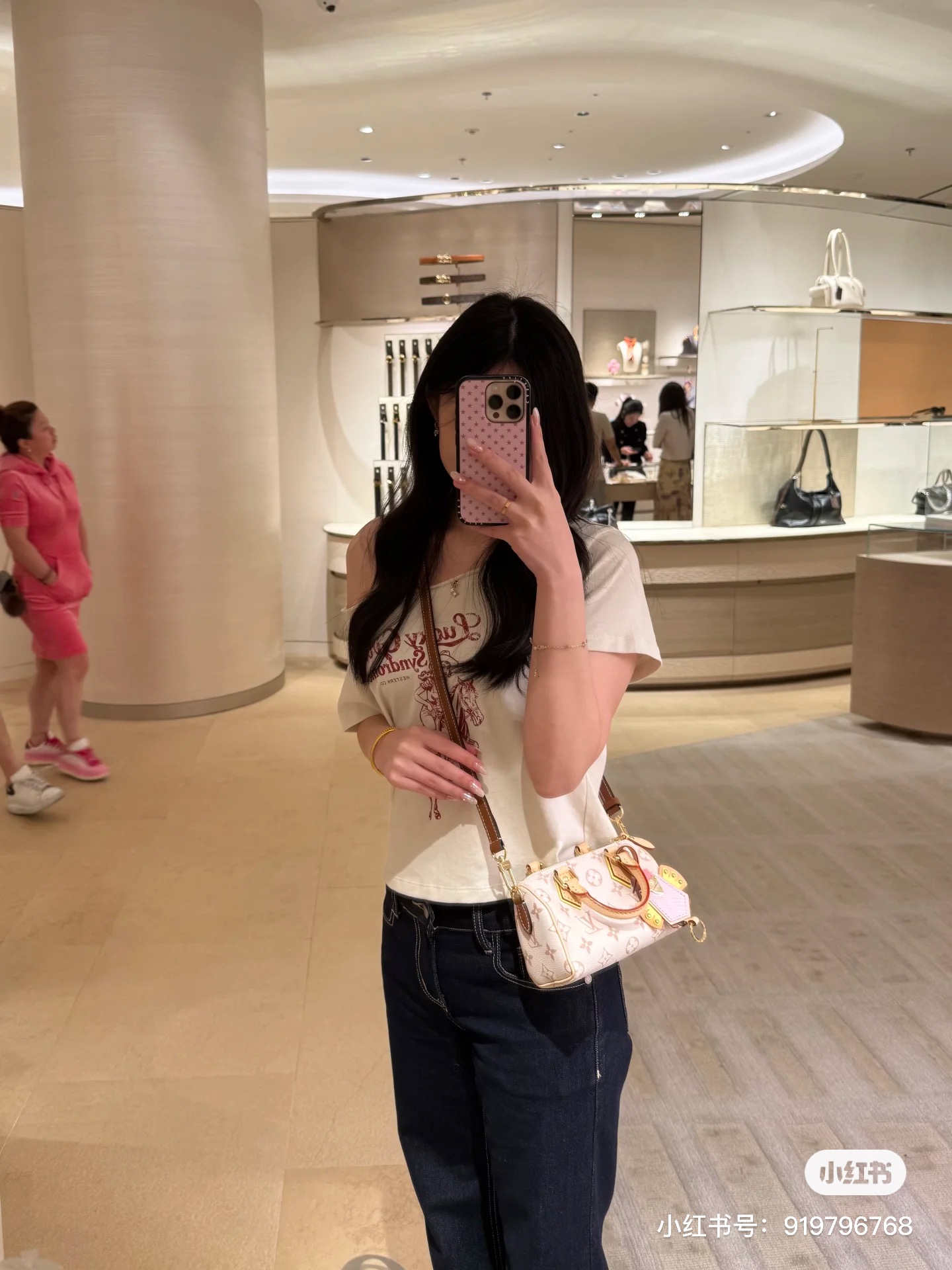 NO:920153,[Top Enhanced Version] All-steel hardware, 163C01 transcoding chip, genuine development, counter-matched leather. This bag is Louis Vuitton's NANO SPEEDY handbag, model number M29781. It is modeled on the classic Speedy bag shape, using Monogram canvas with the LV Stamp logo. The overall style is retro and modern, suitable for consumers who pursue brand recognition and daily practicality. Size 16 x 10 x 7.5  Centimeters (length x height x width), LV [top original order], louis vuitton, louis vuitton19860909【顶级加强版】全钢五金,163C01变码芯片,正品开发,专柜对版皮料,此款包是路易威登的NANO SPEEDY 手袋,型号为 M29781,它以经典 Speedy 包型为蓝本,采用 Monogram 帆布搭配 LV Stamp 标识,整体风格复古且富有现代感,适合追求品牌辨识度与日常实用性的消费者. 尺寸16 x 10 x 7.5 厘米（长度 x 高 x 宽）,LV【顶级原单】,louis vuitton,louis vuitton,Bag