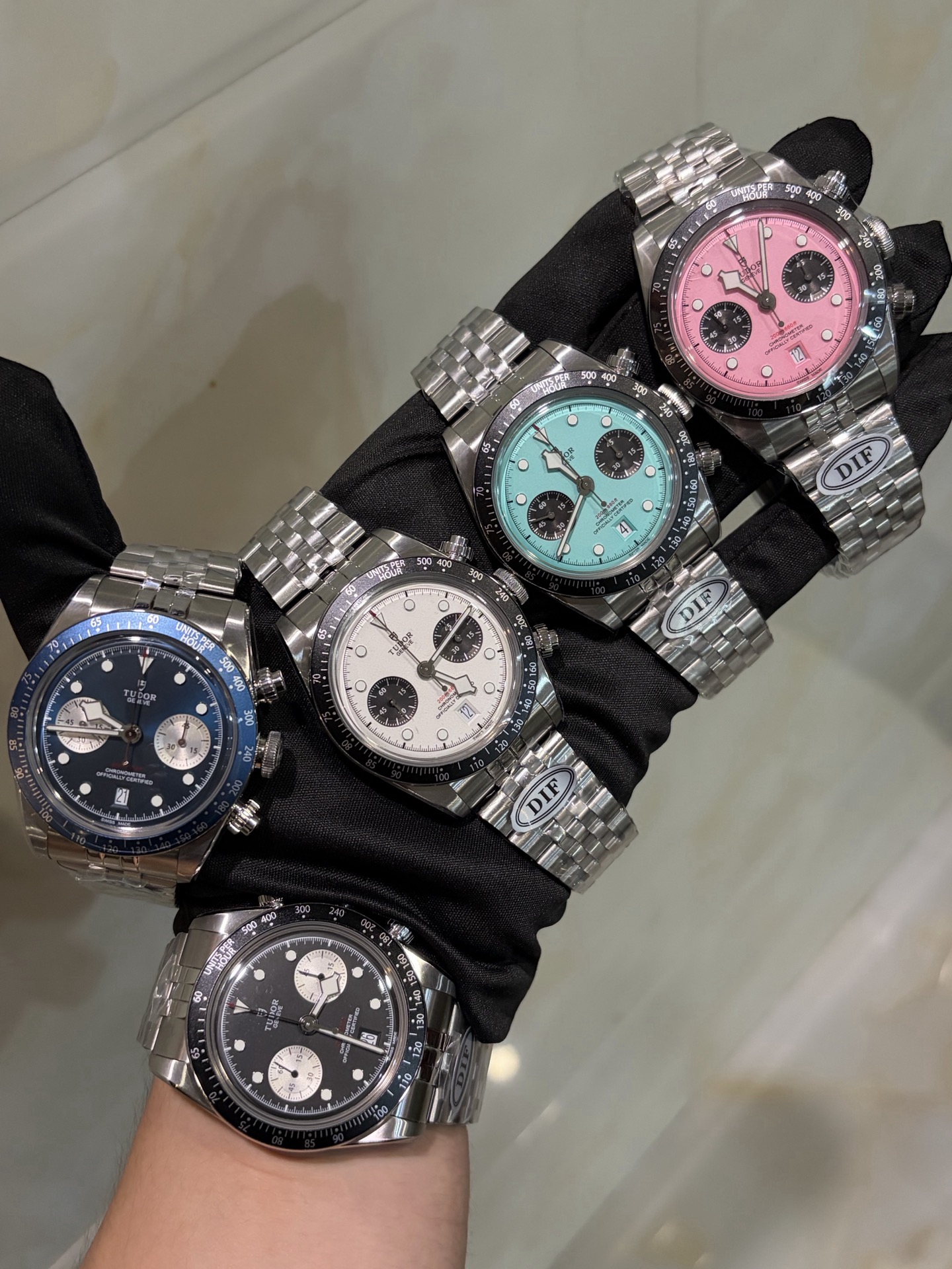 NO:947408,DiF new product on the market Tudor graduation model M79360 Black Bay Chronograph 41mm Complete color matching Black Panda | White Panda | Tiffany Blue | Flamingo Pink | Deep Ocean Blue Equipped with Dandong customized movement Aligned calendar window position 14.4mm aligned thickness Retro sports appearance equipped with five-bead steel belt 'T-fit' clasp Can be fine-tuned by slides Tudor's special aluminum ring Super strong Swiss imported luminous scales Hydraulic three-dimensional fonts on the disk  Every detail is restored to classics, showing high-end wearing taste, tiffany19860909DiF新品上市 帝舵毕业款M79360碧湾计时41mm 配色齐全 黑熊猫|白熊猫|蒂芙尼蓝|火烈鸟粉|深海蓝 搭载丹东定制版机芯 对版日历窗位 14.4mm对版厚度 复古运动外观搭载五珠钢带“T-fit”表扣 可滑轨微调 帝舵专用铝质圈口 超强瑞士进口夜光刻度 盘面字体油压立体 每一处细节都还原经典 尽显高级佩戴品味,,tiffany,Watch