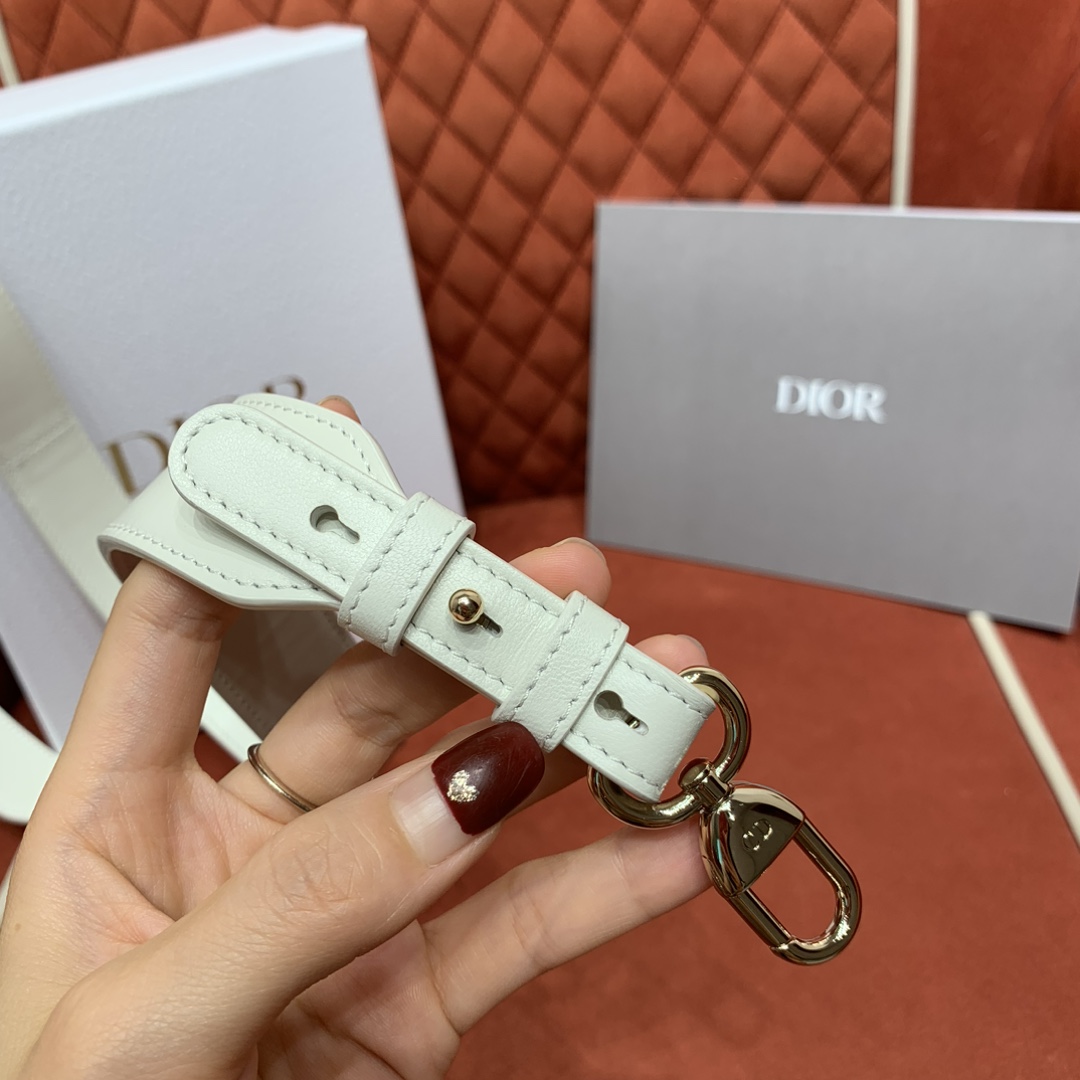 디올 레디 4 패널 시프스킨 밀크화이트 숄더백 상세 이미지 9