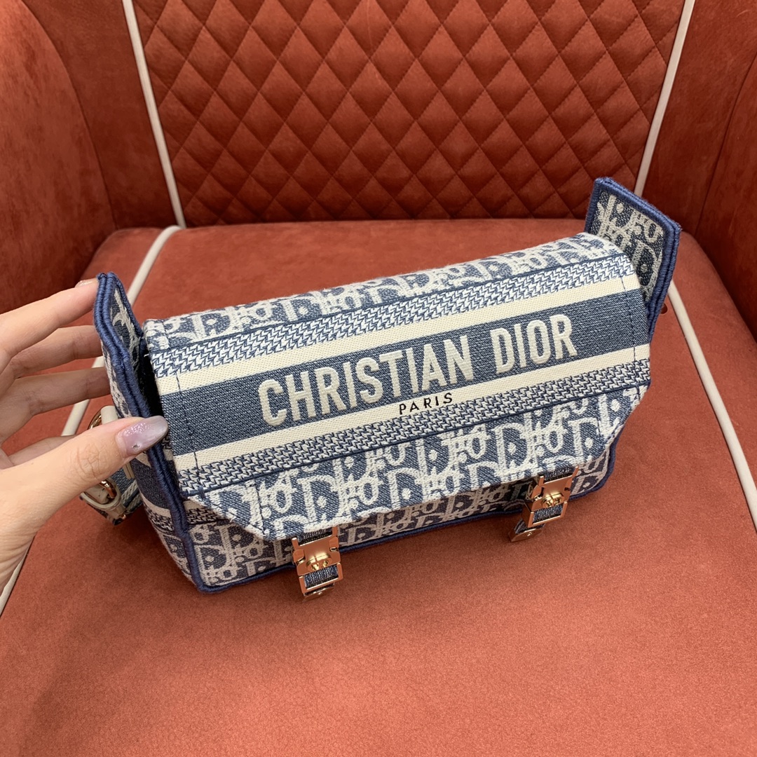 디올 캠프 오블리크 체크 메신저백 상세 이미지 2