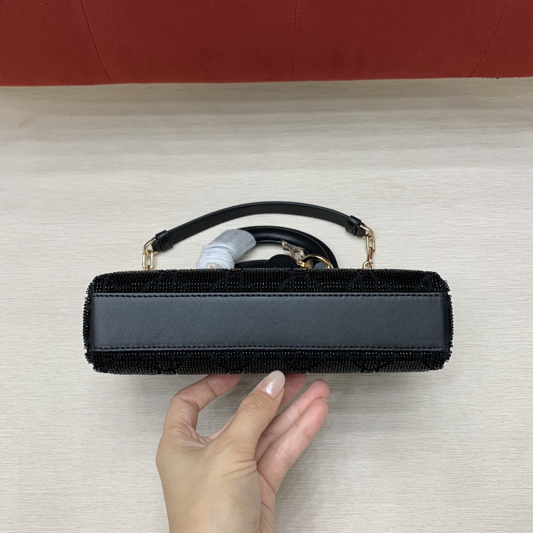 디올 레디 미니 비즈 자수 핸드백 상세 이미지 6