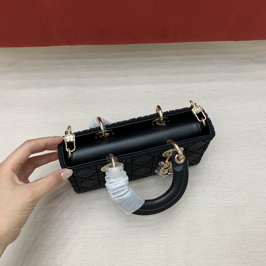 디올 레디 미니 비즈 자수 핸드백 상세 이미지 7