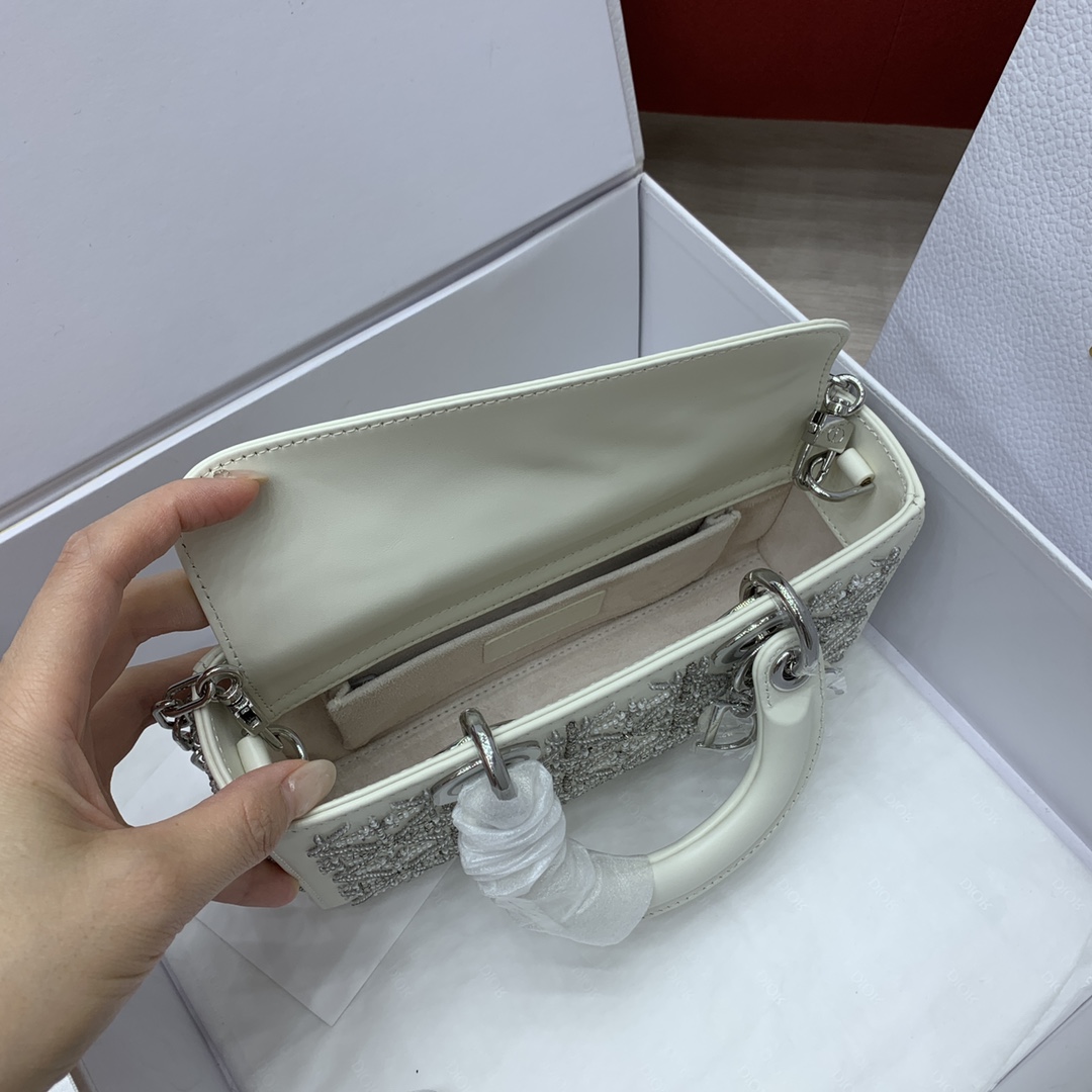 디올 레이디 D-조이 스몰 램스킨 가방 상세 이미지 8