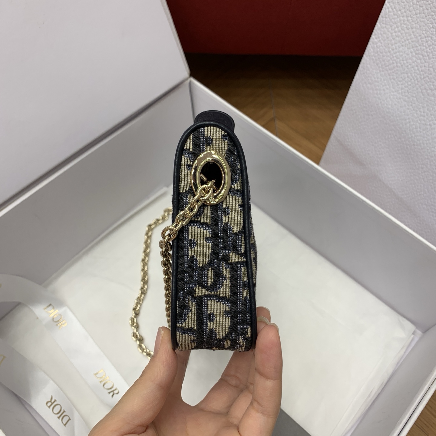 디올 프라메네 체인 장식 송아지가죽 핸드백 상세 이미지 4