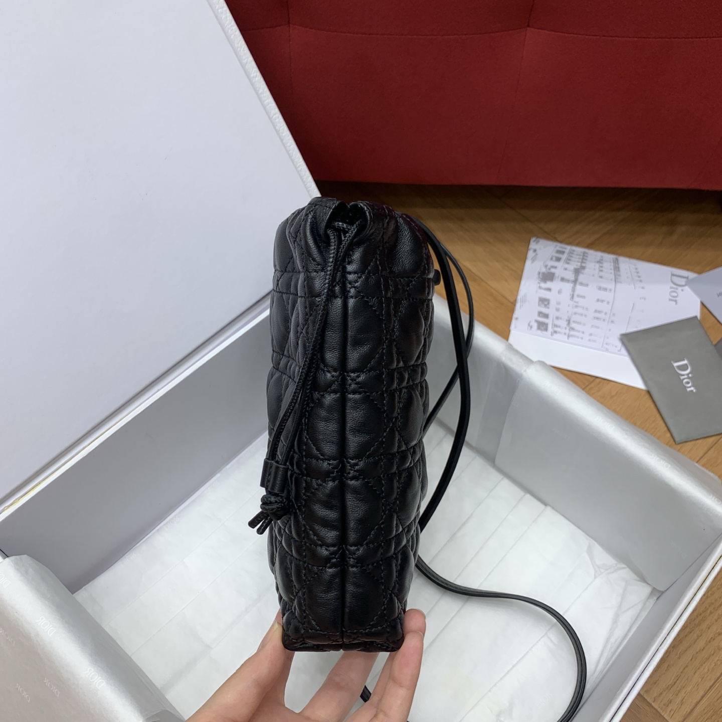 디올 램스킨 퀼팅 복주머니 가방 상세 이미지 4