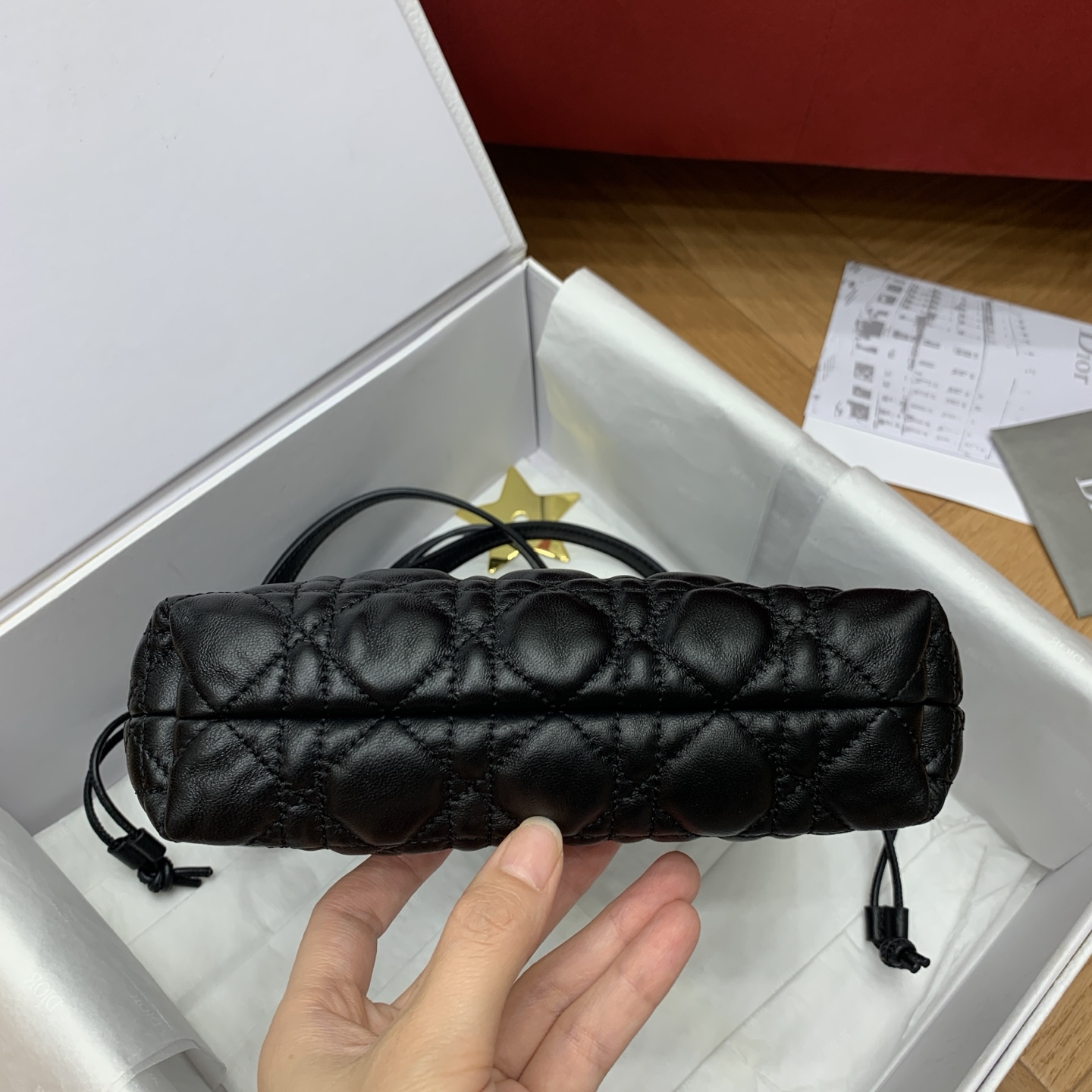 디올 램스킨 퀼팅 복주머니 가방 상세 이미지 6