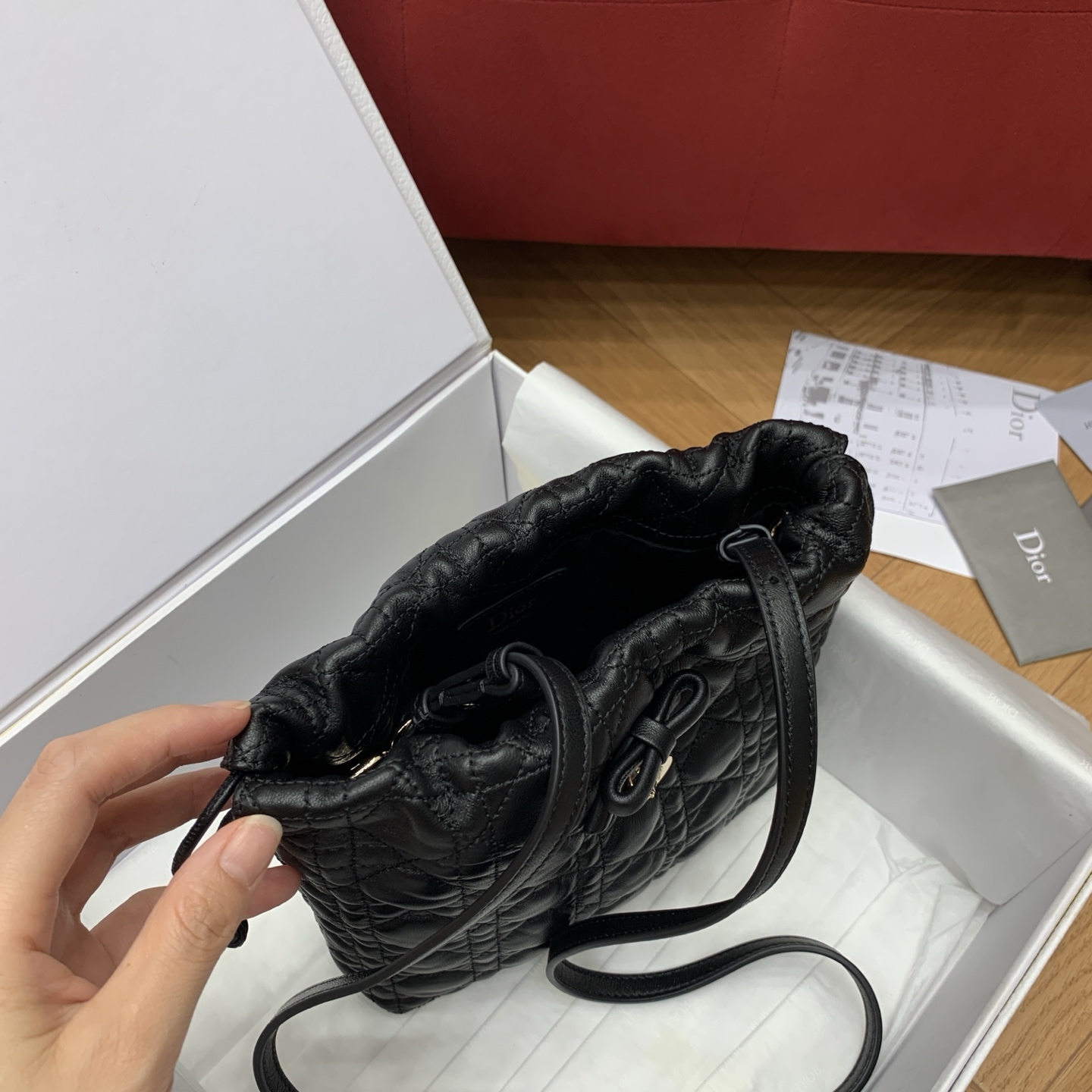 디올 램스킨 퀼팅 복주머니 가방 상세 이미지 7