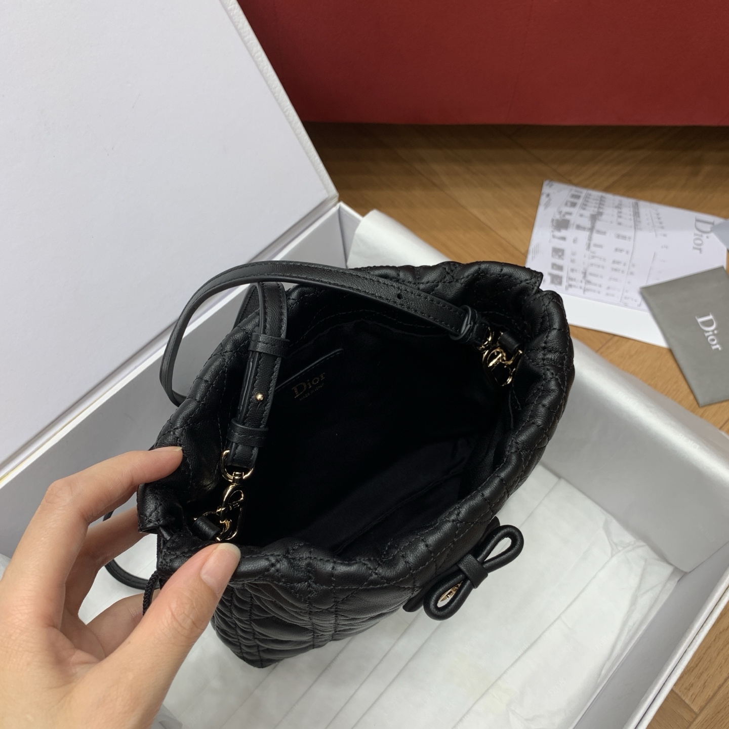 디올 램스킨 퀼팅 복주머니 가방 상세 이미지 8