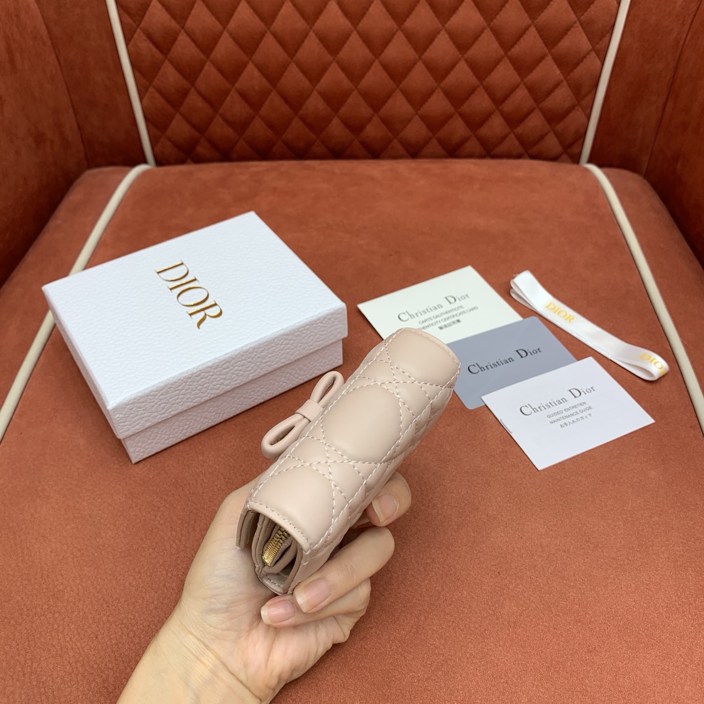 디올 카나쥬 리본 장식 램스킨 삼단 반지갑 상세 이미지 4