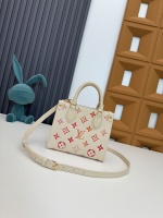 LV Louis Vuitton 💰【 Top Original List Shot Real Shot】 M47115 Fresa Milk M46993 Este bolso Onthgo BB proviene de la serie Sunrise Aquarelle, que es un colorido cuero de Monogram empreinte con letras LV de acuarela y flores de monograma, que demuestra la demanda del sol en la escena de la escena. de ascenso. El brillo de silscreen es como el rocío de la mañana cristalino, y el mango de cuero prensado en rollo y las correas de hombro extraíbles y ajustables permiten múltiples formas de transportar. Dimensiones 18.0 x 15.0 x 8.5 cm (l x he x ancho) 1 LV Louis Vuitton 💰【 Top Original List Shot Real Shot】 M47115 Fresa Milk M46993 Este bolso Onthgo BB proviene de la serie Sunrise Aquarelle, que es un colorido cuero de Monogram empreinte con letras LV de acuarela y flores de monograma, que demuestra la demanda del sol en la escena de la escena. de ascenso. El brillo de silscreen es como el rocío de la mañana cristalino, y el mango de cuero prensado en rollo y las correas de hombro extraíbles y ajustables permiten múltiples formas de transportar. Dimensiones 18.0 x 15.0 x 8.5 cm (l x he x ancho)