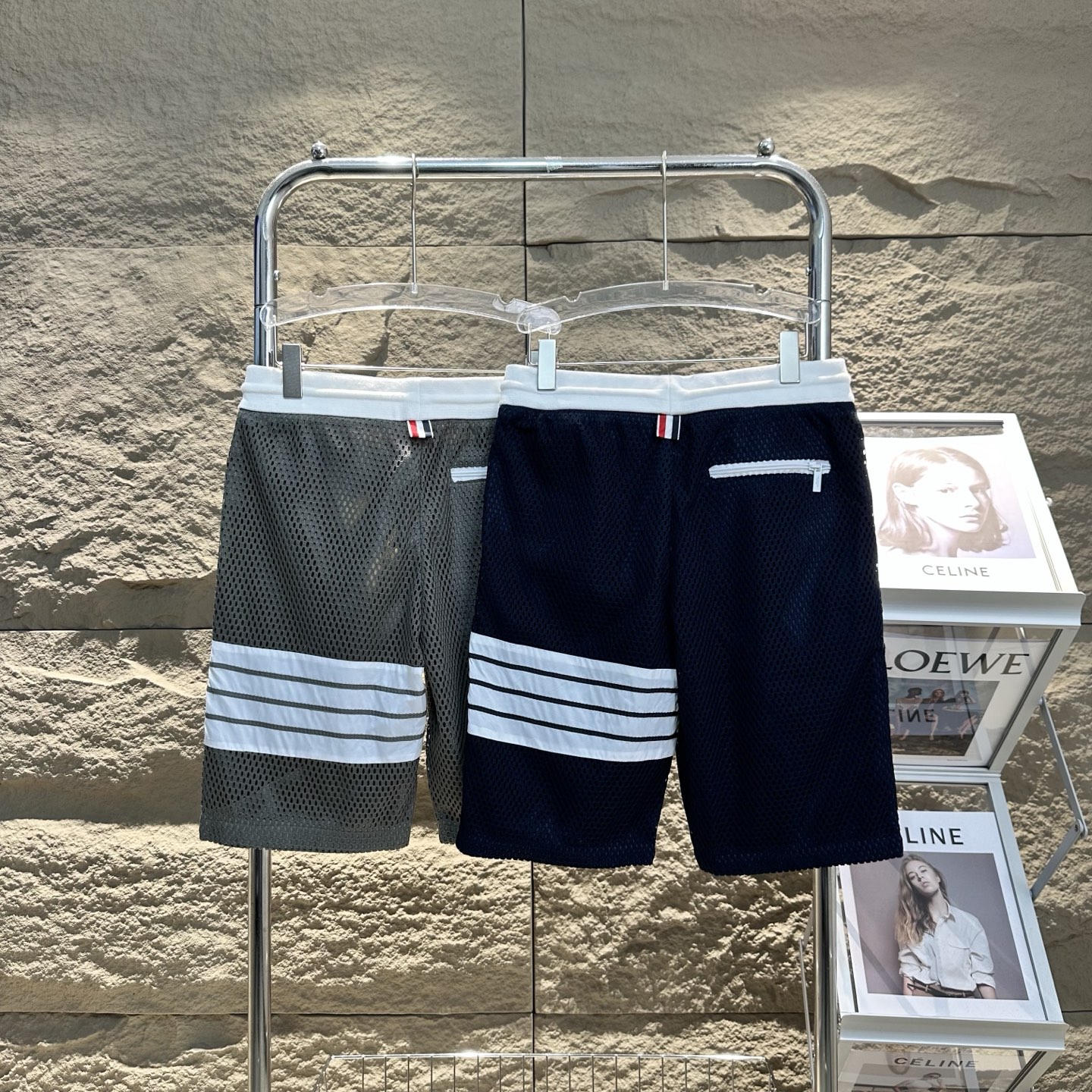 Thom Browne Pantalones Cortos Deportivos de Malla Transpirable para Hombre 3 i1743099469833 6546 0 1