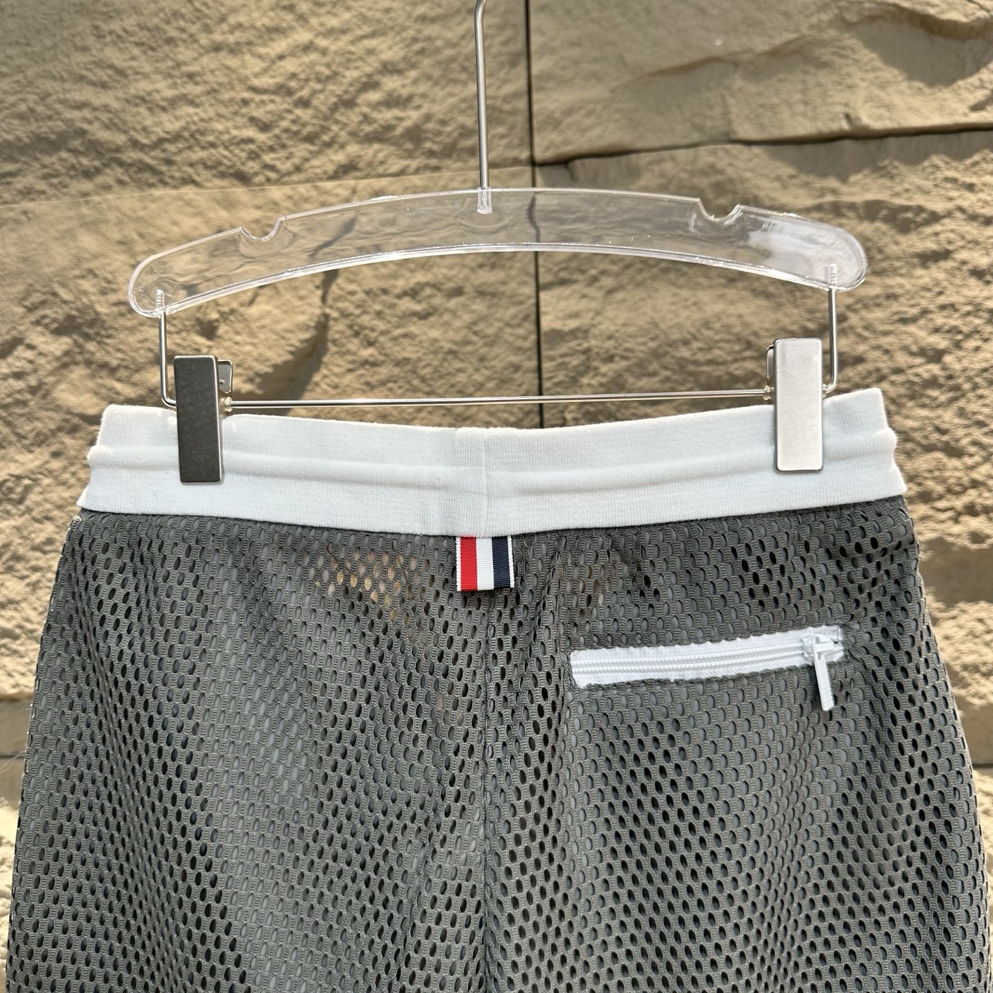Thom Browne Pantalones Cortos Deportivos de Malla Transpirable para Hombre 7 i1743099471575 2416 0 11