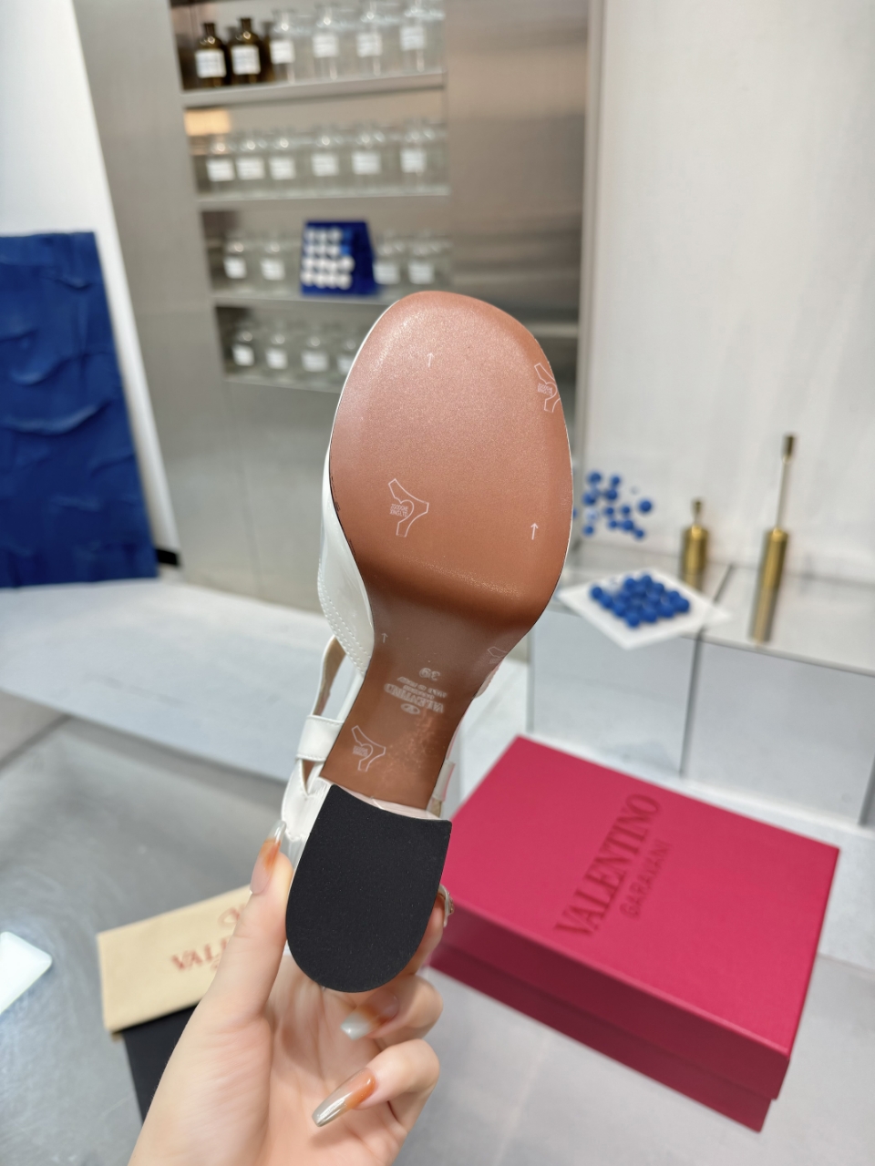 Valentno/Warren 2025SS Metal Logo Sandals with Precise Design and High-Water Table – Premium Quality for High-End Clients - 图片 7