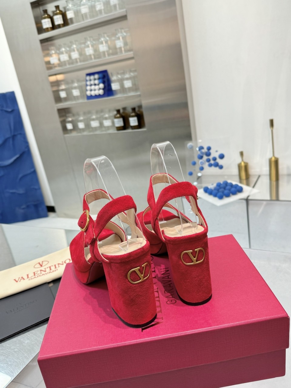 High-End 2025SS Valentino/Warren Metal Logo Sandals: Original Design and Premium Quality - 图片 5