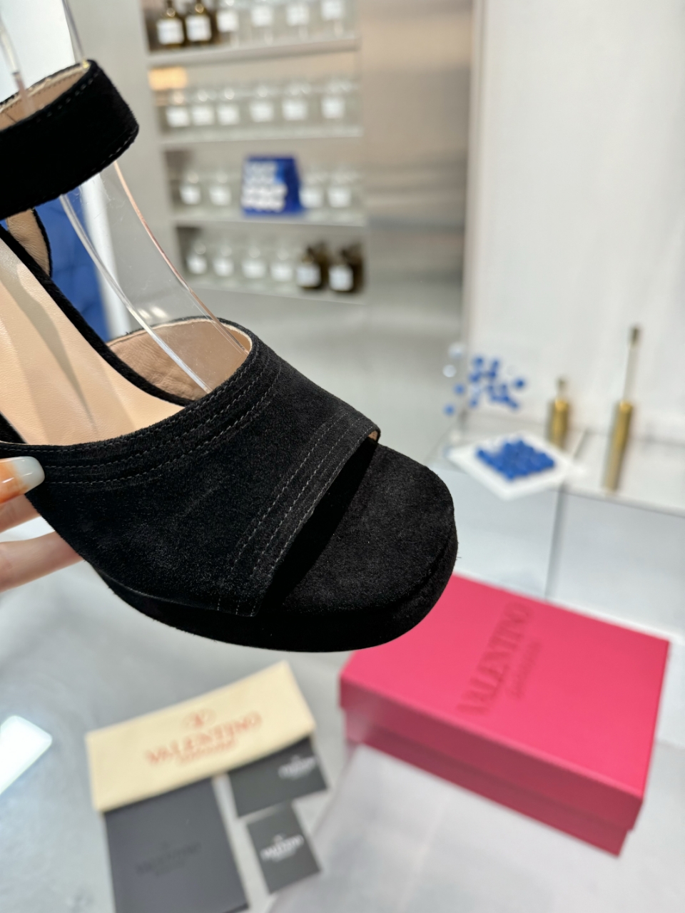 “Valentno/Warren 2025SS High-Water Table Sandals: Original Design, Premium Quality, Imported Materials, Packaging Included” - 图片 5