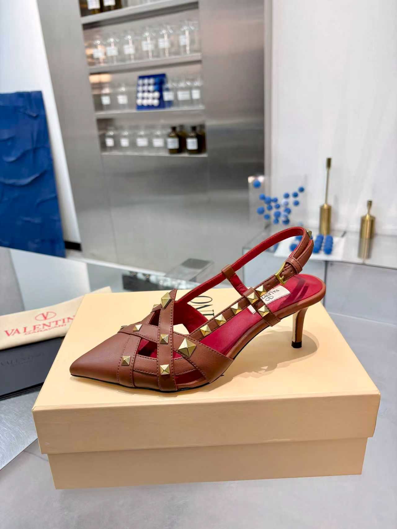 _dj79sGpLCC7VlAv2U1DBcv7cTQX6pkaO0t2pyHQ