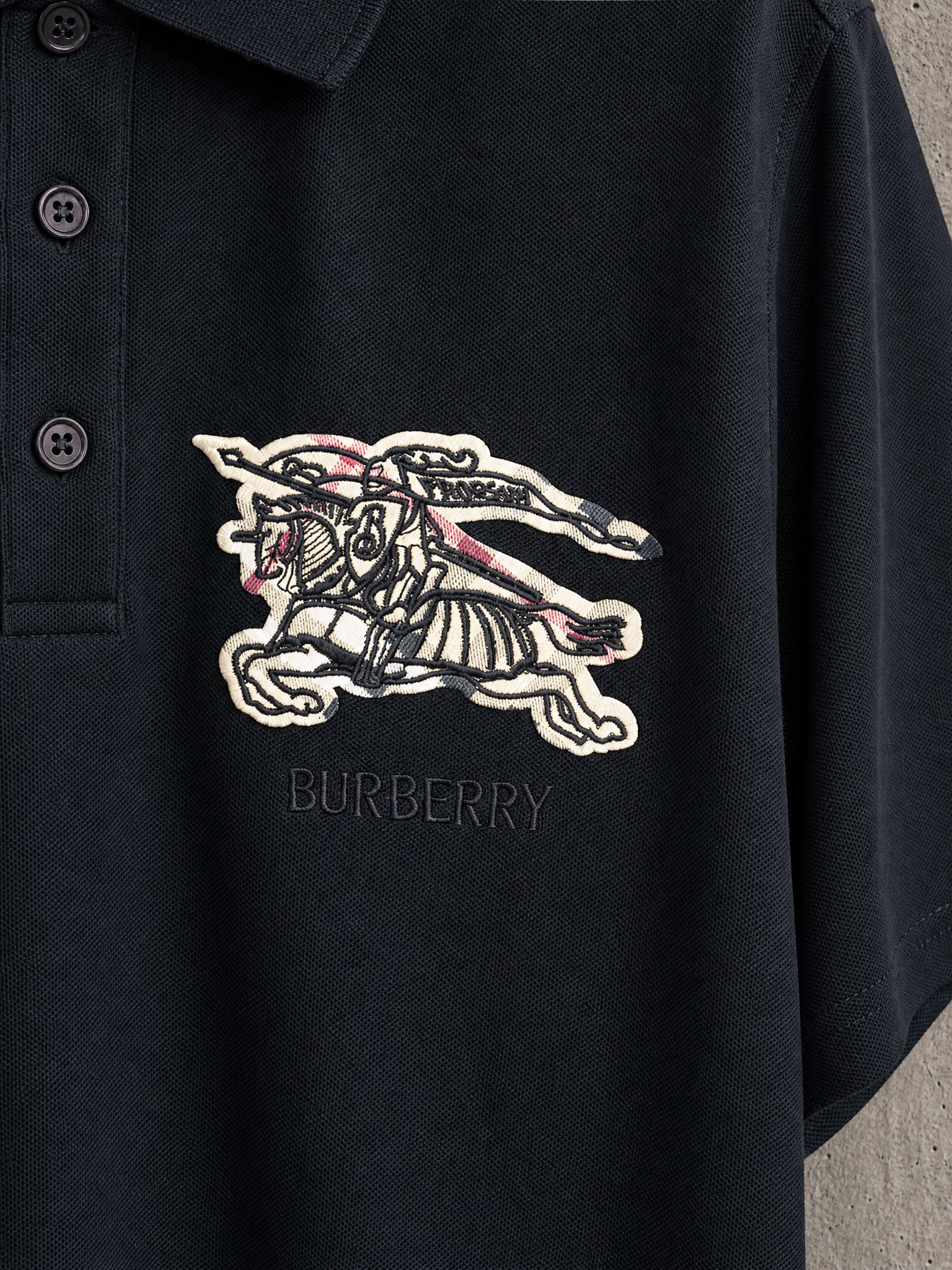 Burberry Burberry格纹图案背景，标志性米色演绎