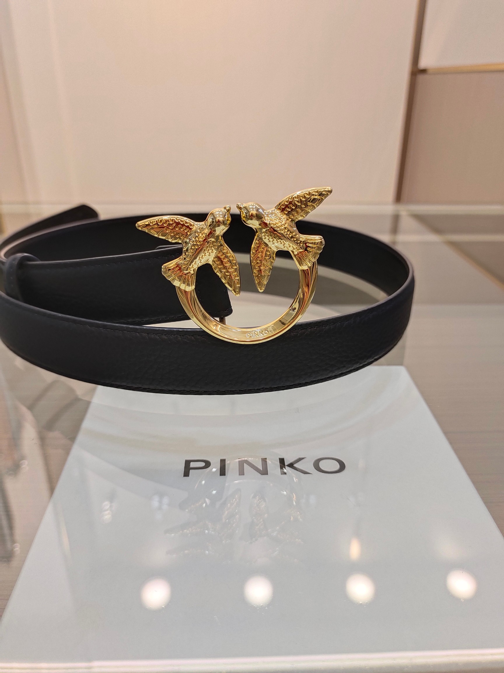 Luxurious Women’s Leather Money with Copper Button: Fashionable and High-Quality Design - 图片 3