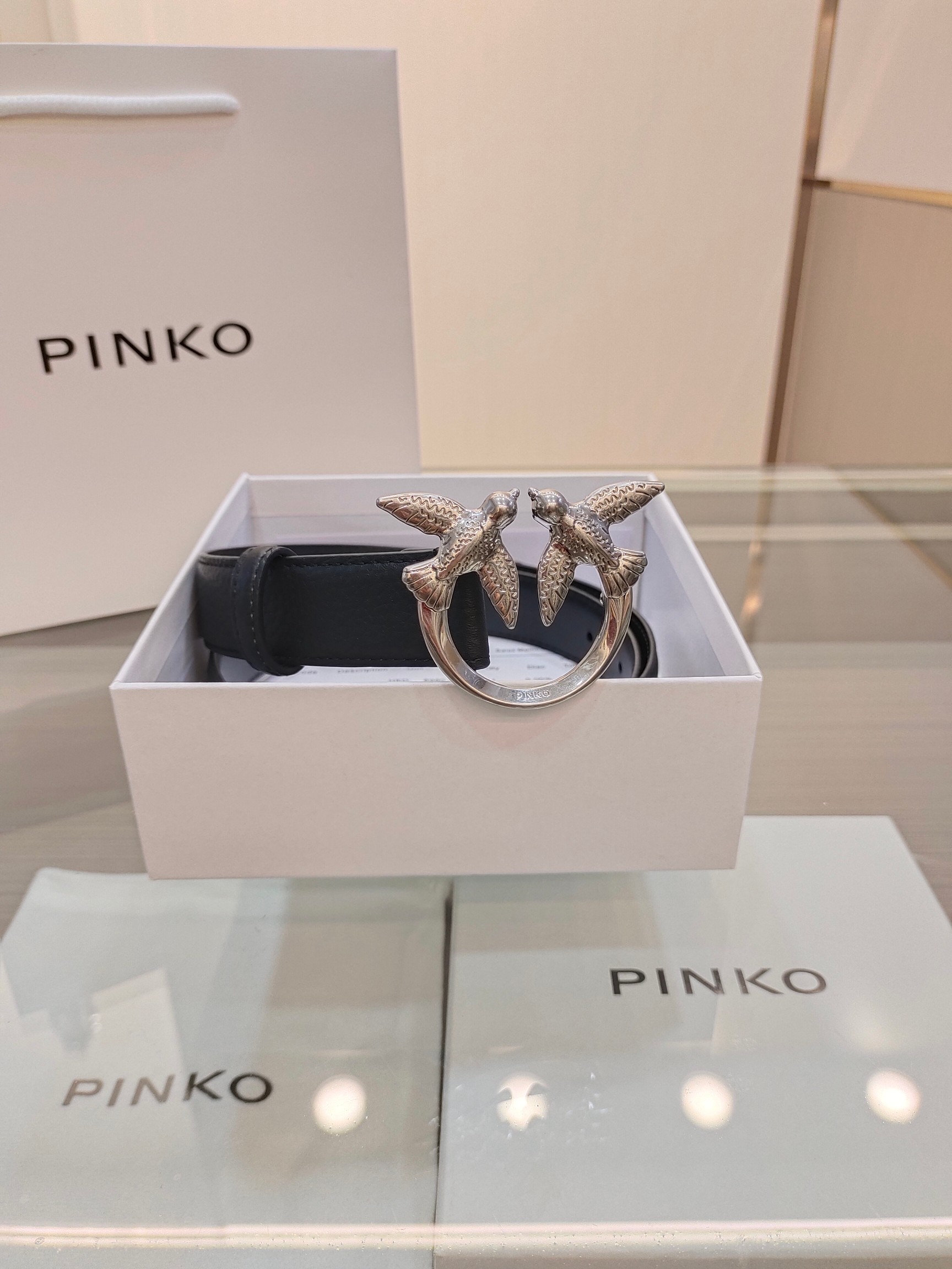Luxurious Women’s Leather Belt: High-Quality Design for Fashionable Goddesses