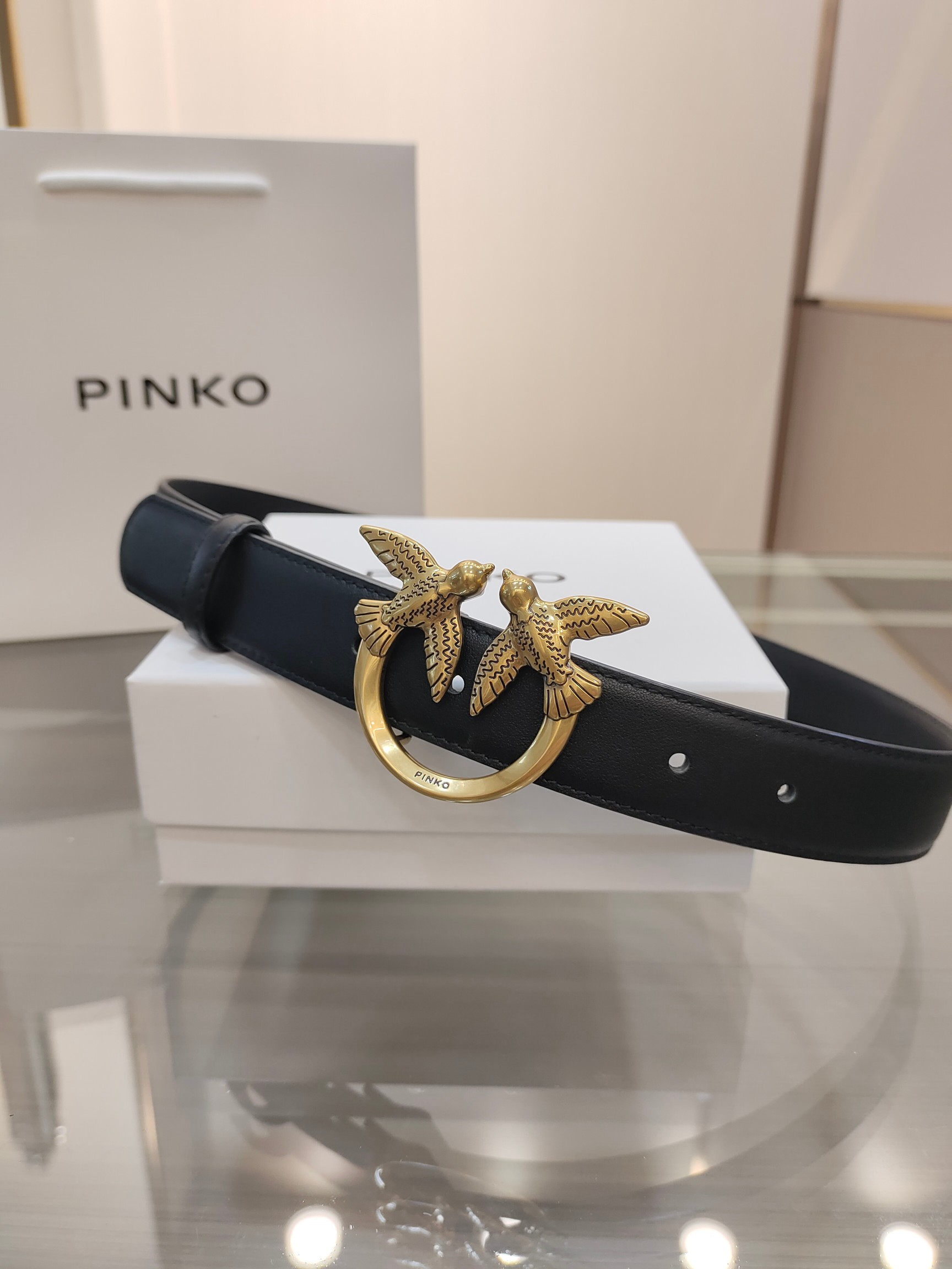 Luxurious Women’s Leather Wallet with Copper Button and Fashionable Design - 图片 4