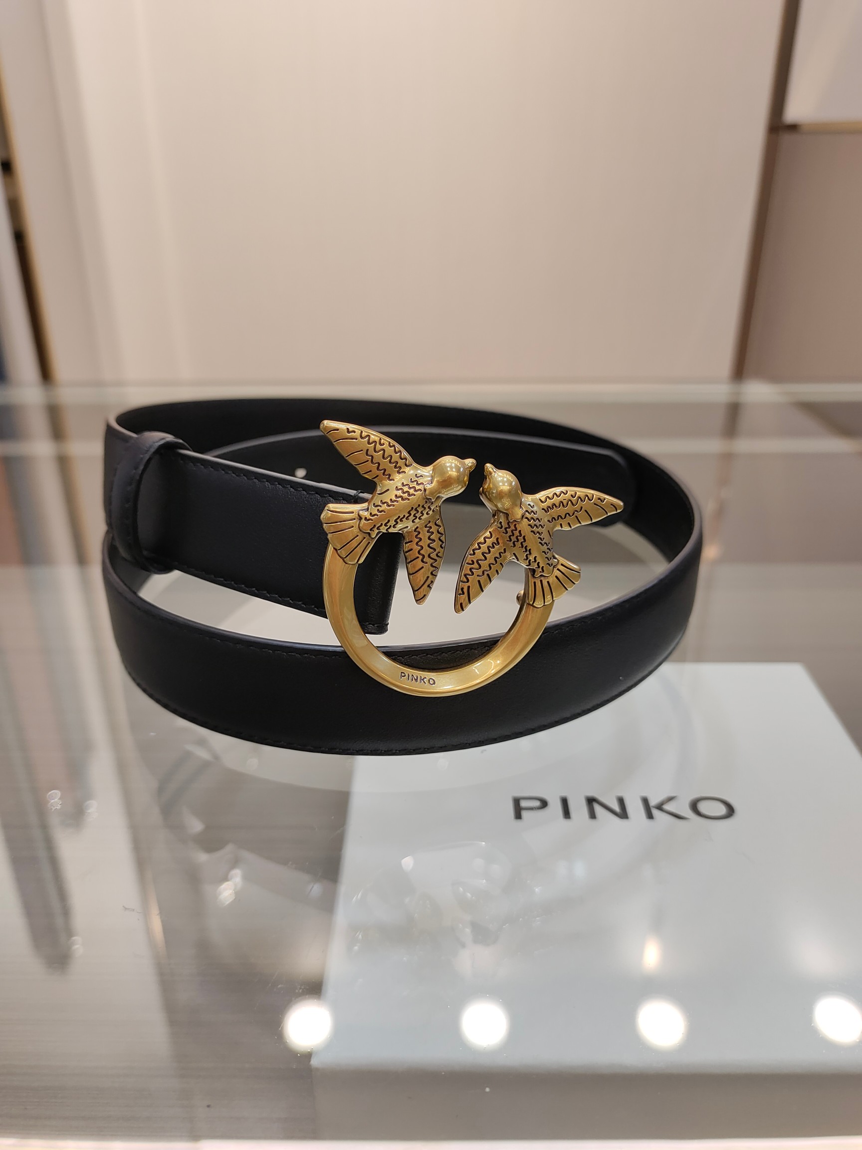 Luxurious Women’s Leather Wallet with Copper Button and Fashionable Design - 图片 2