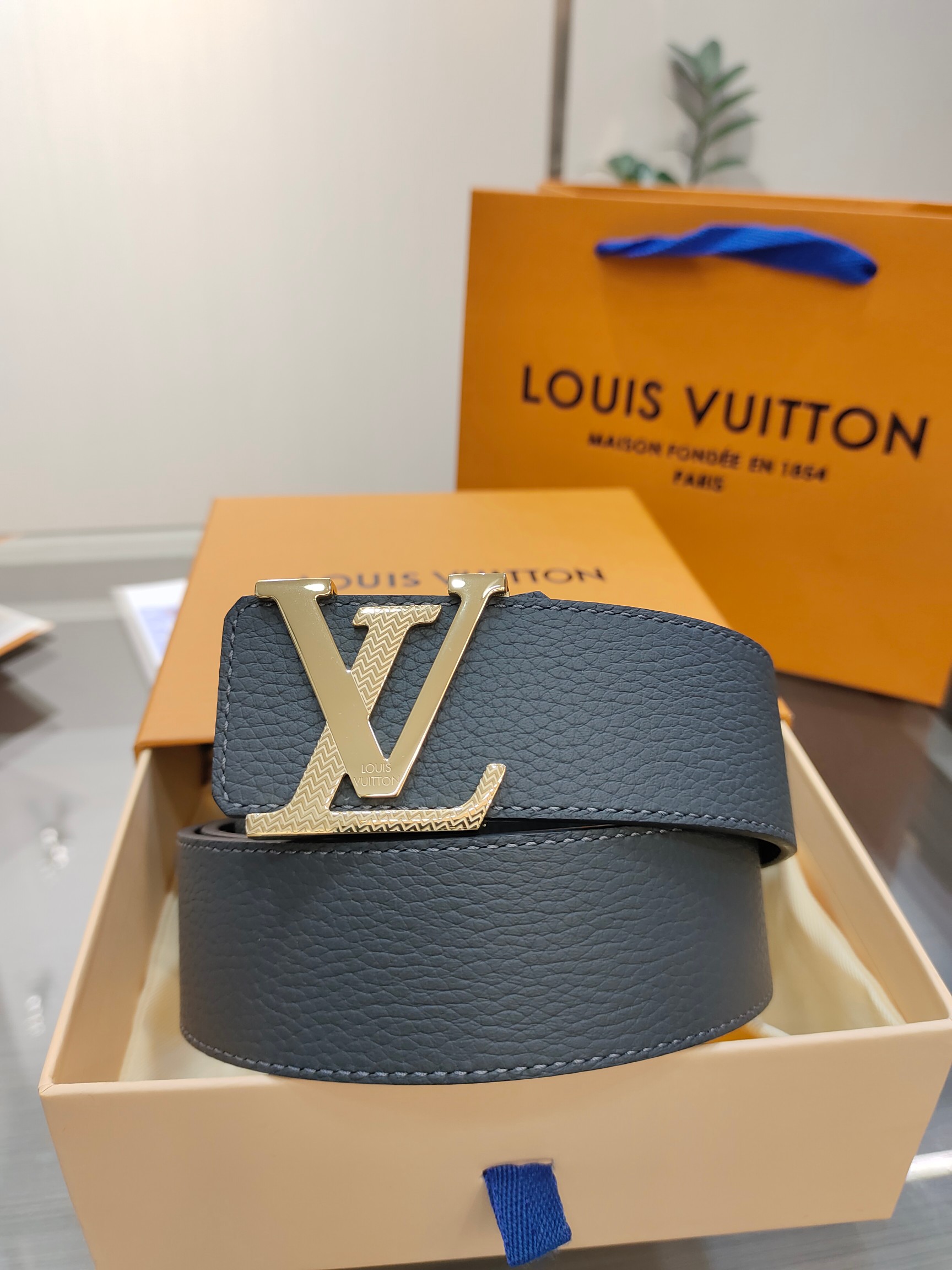 Louis Vuitton Belt for Men | Classic Design, Premium Quality, 4.0cm Width