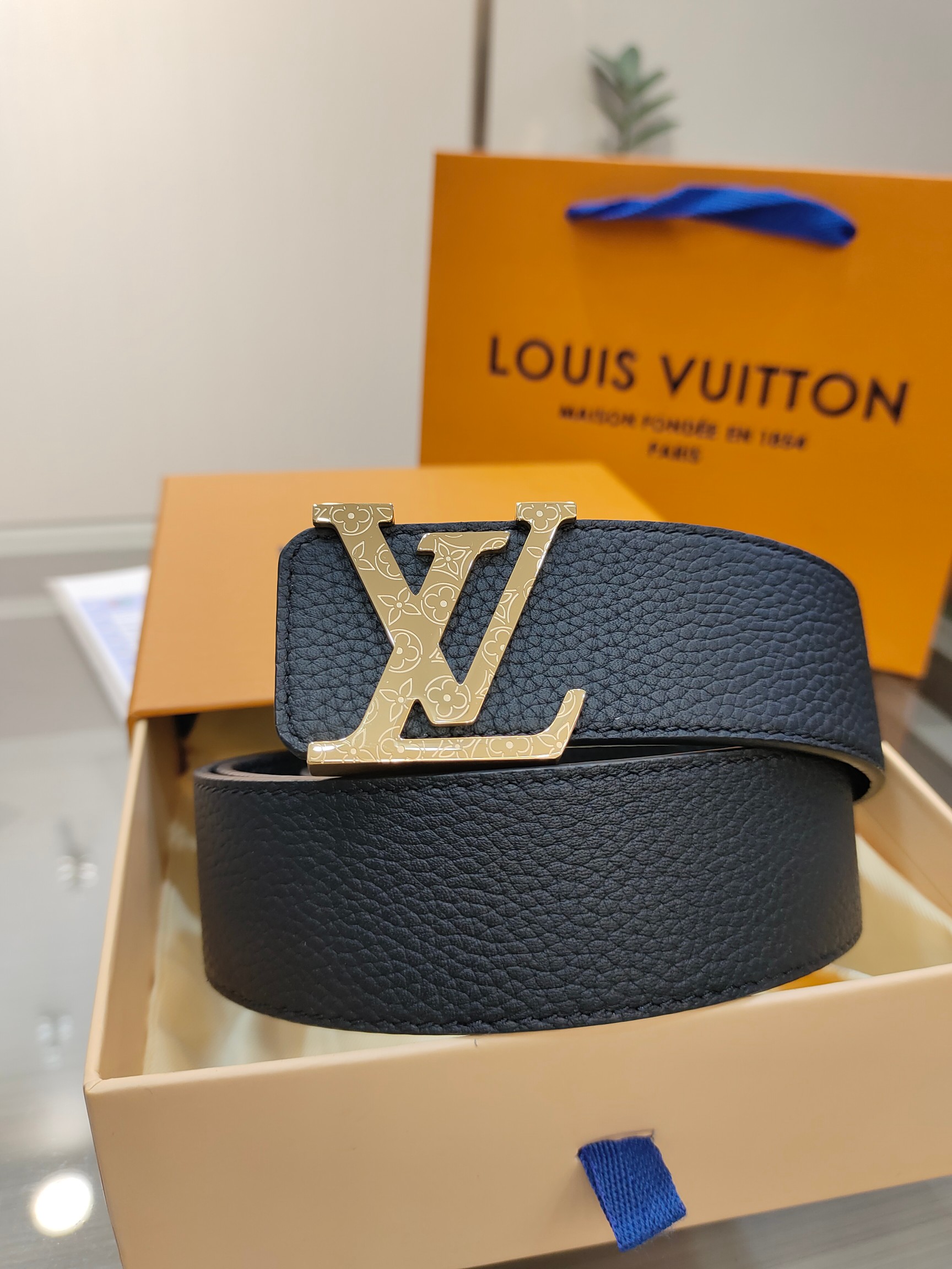 Louis Vuitton Leather Belt with LV Buckle | Premium Quality, 4.0cm Width
