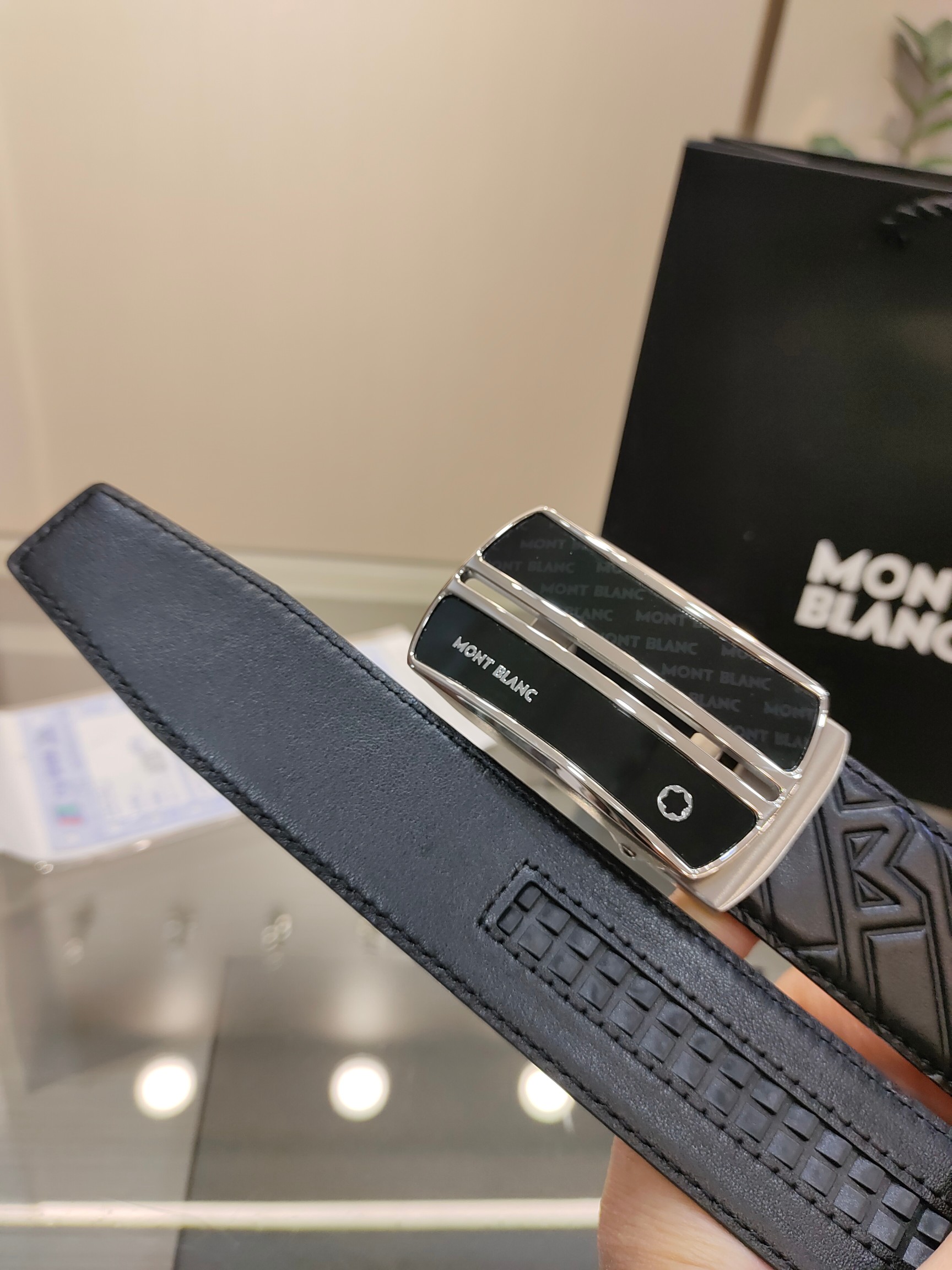 万宝龙男士自动腰带- 宽度34MM 精品钢扣  精工打造  手感柔软 长短可以裁剪 P160