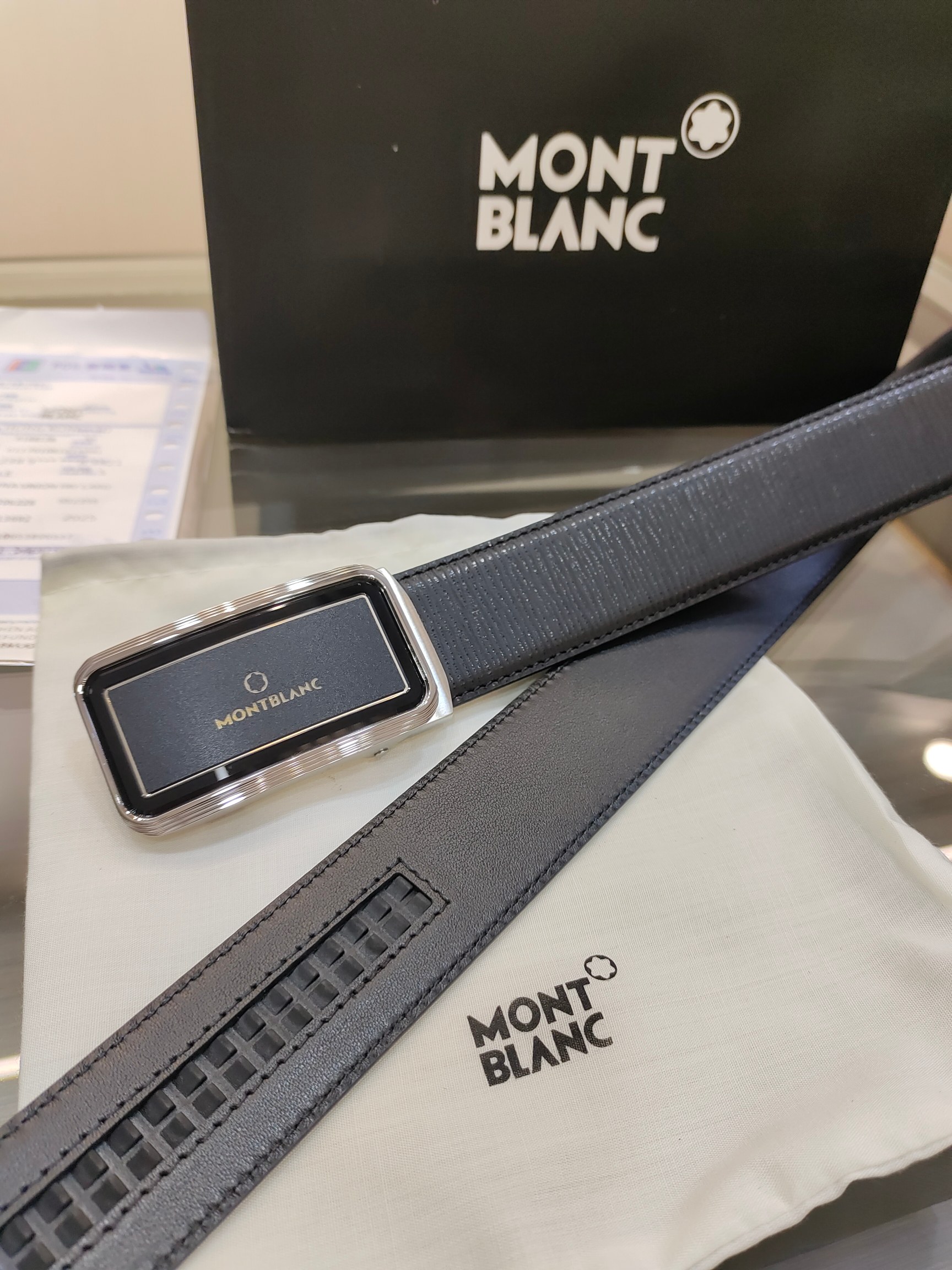 万宝龙男士自动腰带- 宽度34MM 精品钢扣  精工打造  手感柔软 长短可以裁剪 P160
