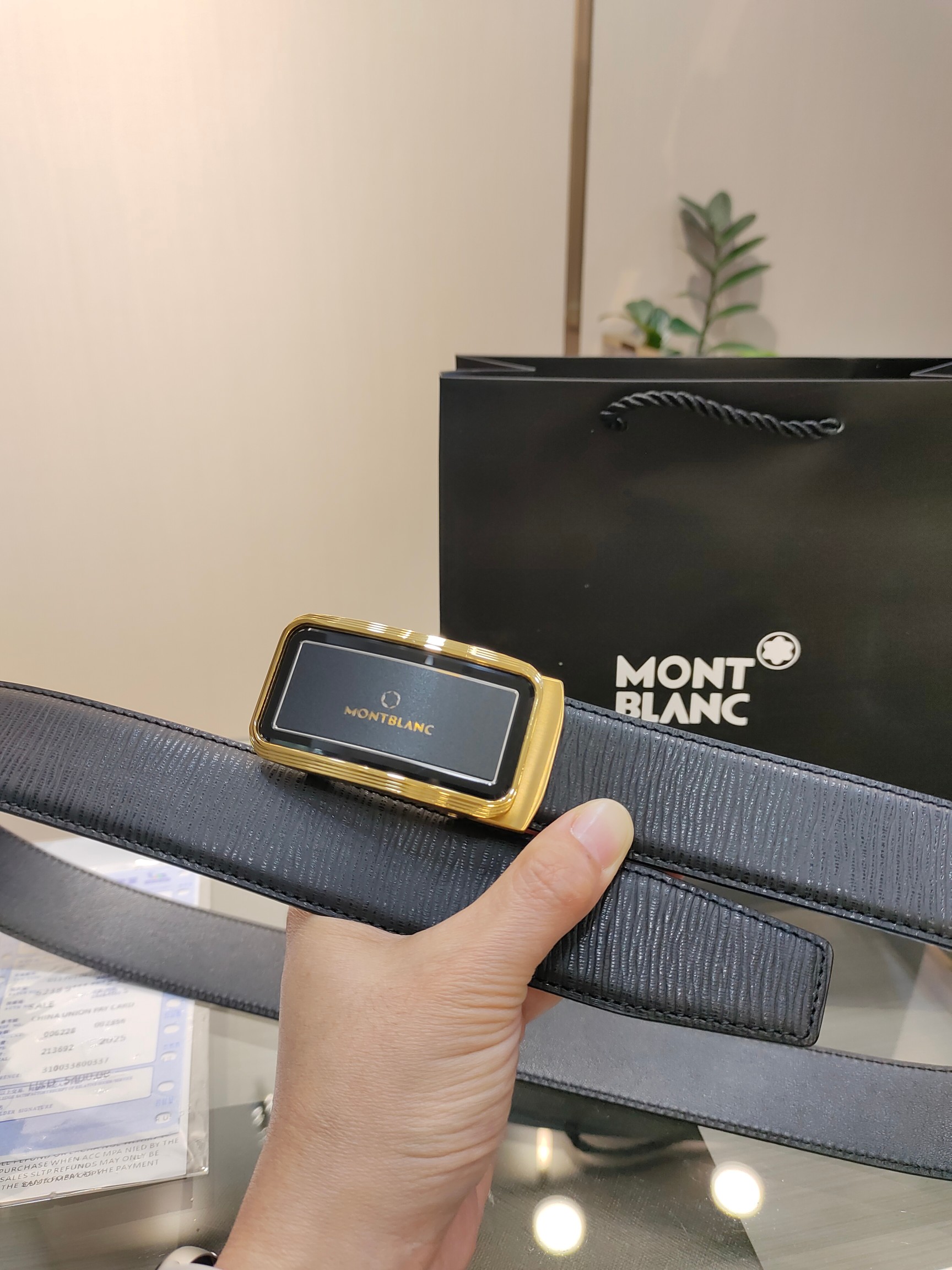 万宝龙男士自动腰带- 宽度34MM 精品钢扣  精工打造  手感柔软 长短可以裁剪 P160