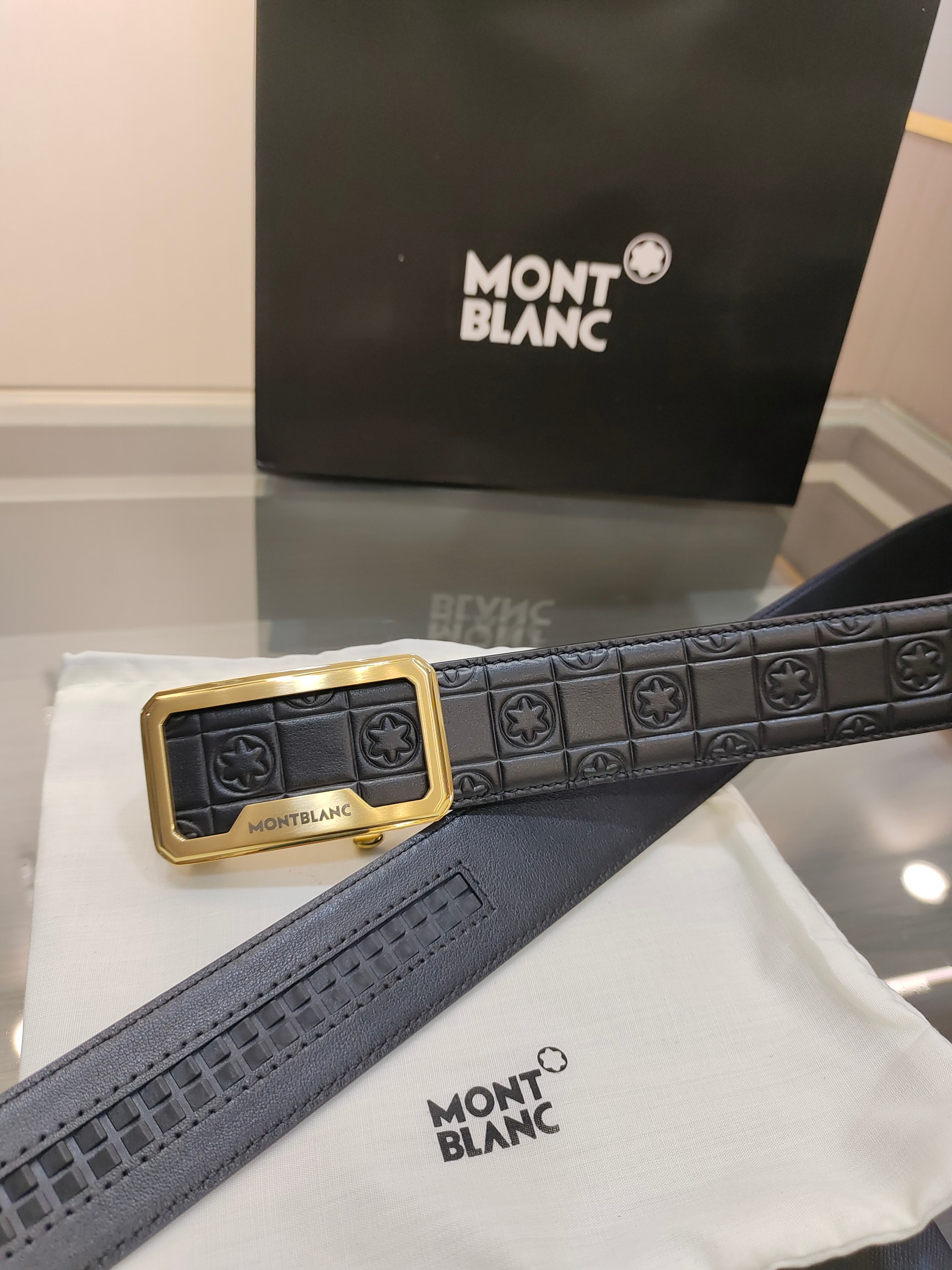 万宝龙男士自动腰带- 宽度34MM 精品钢扣  精工打造  手感柔软 长短可以裁剪 P160