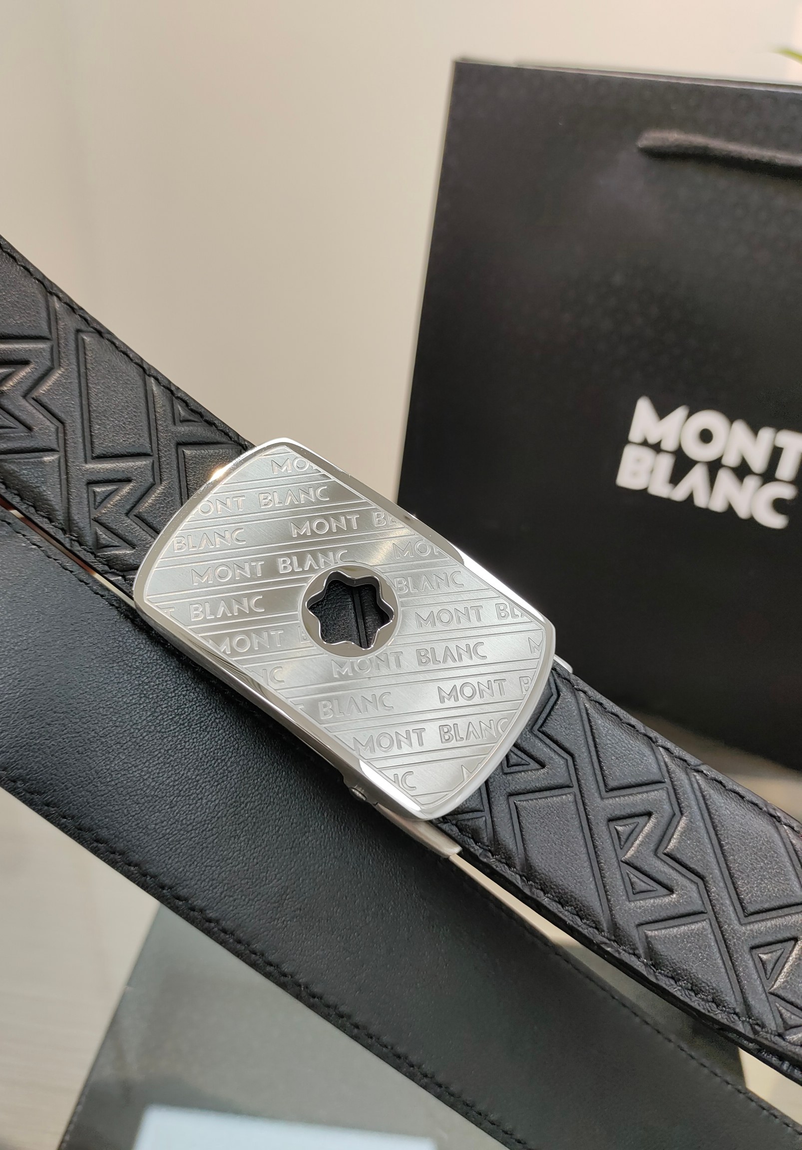 万宝龙男士自动腰带- 宽度34MM 精品钢扣 精工打造 手感柔软 长短可以裁剪