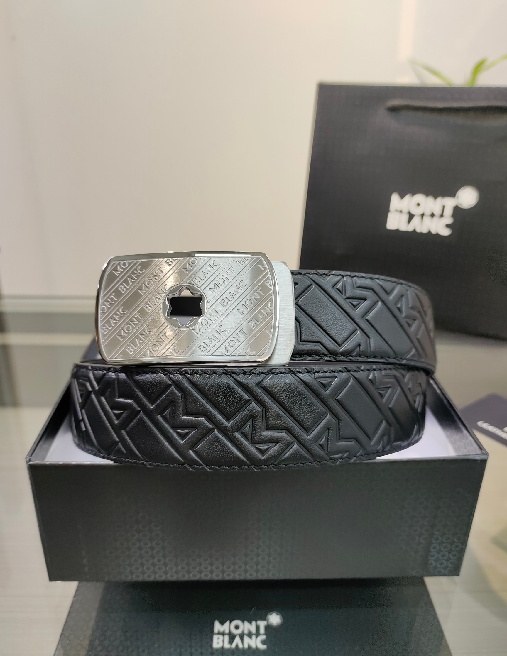 万宝龙男士自动腰带- 宽度34MM 精品钢扣 精工打造 手感柔软 长短可以裁剪