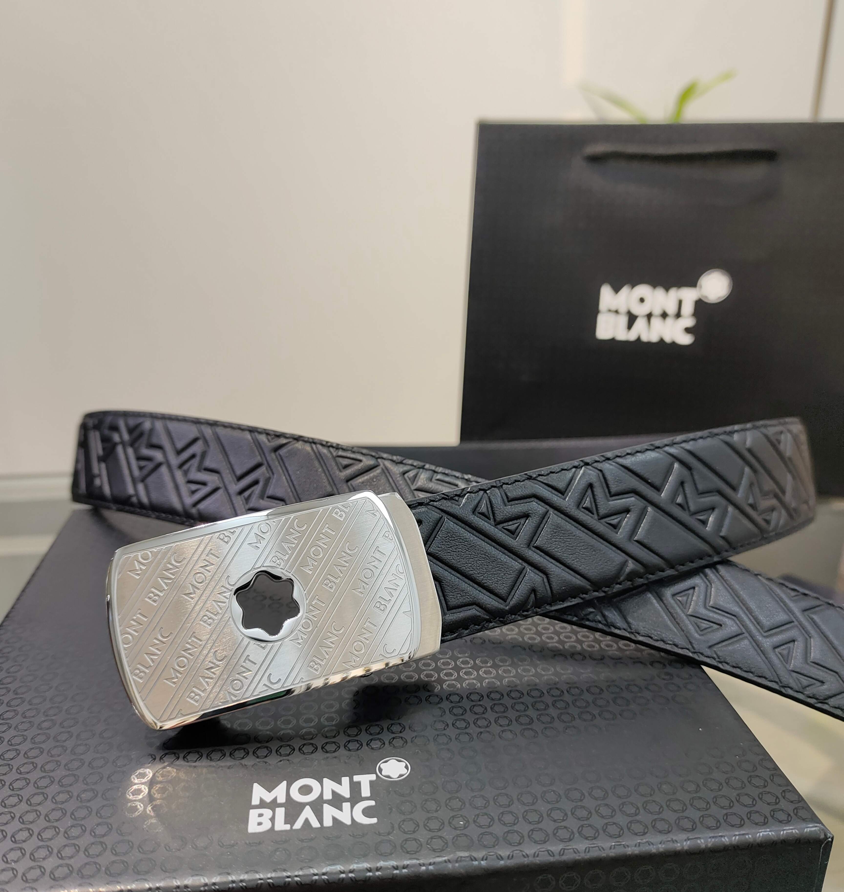 万宝龙男士自动腰带- 宽度34MM 精品钢扣 精工打造 手感柔软 长短可以裁剪