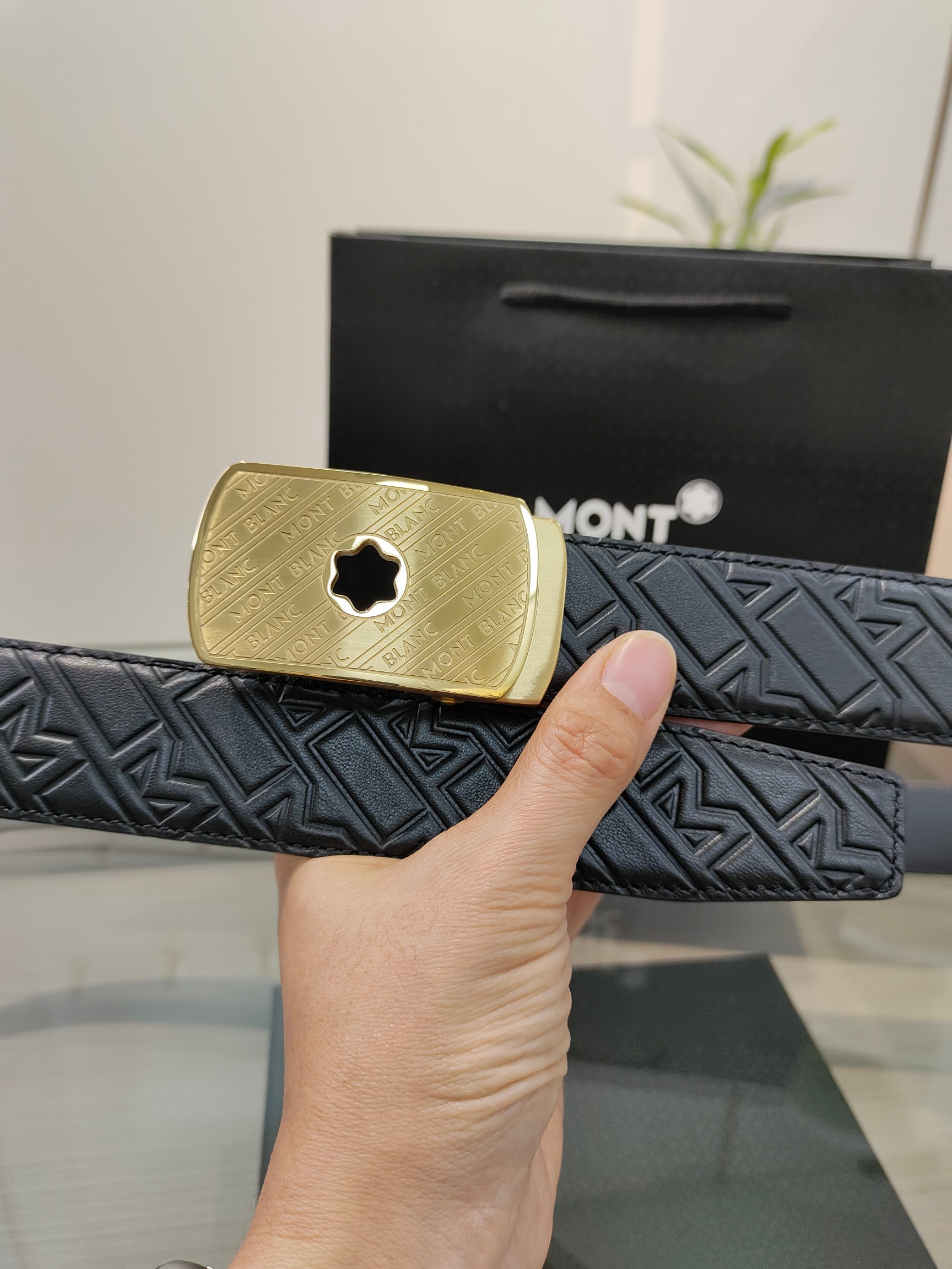 万宝龙男士自动腰带- 宽度34MM 精品钢扣 精工打造 手感柔软 长短可以裁剪