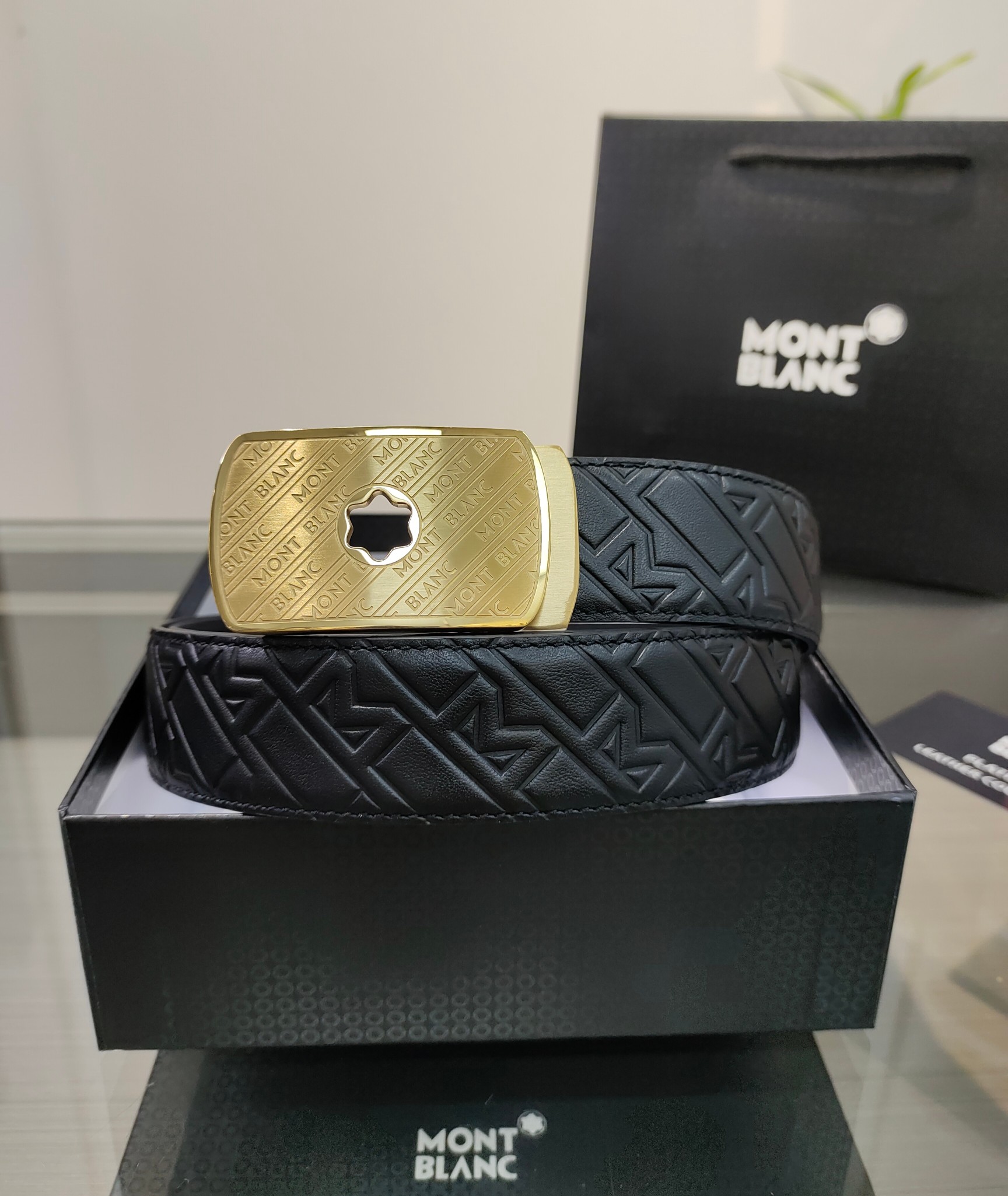 万宝龙男士自动腰带- 宽度34MM 精品钢扣 精工打造 手感柔软 长短可以裁剪