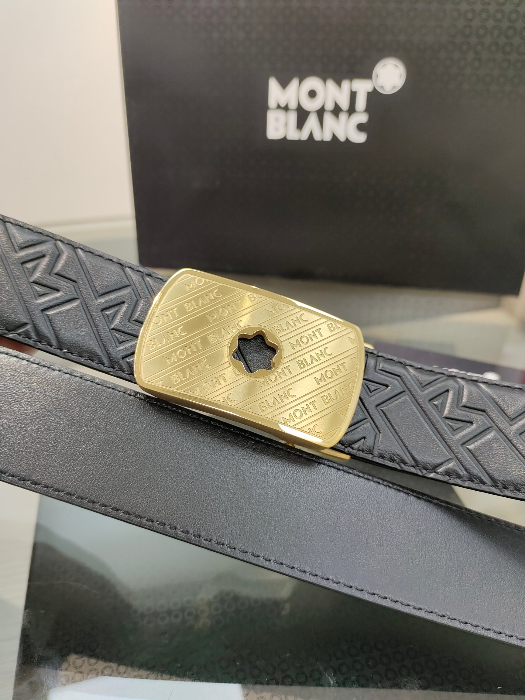 万宝龙男士自动腰带- 宽度34MM 精品钢扣 精工打造 手感柔软 长短可以裁剪