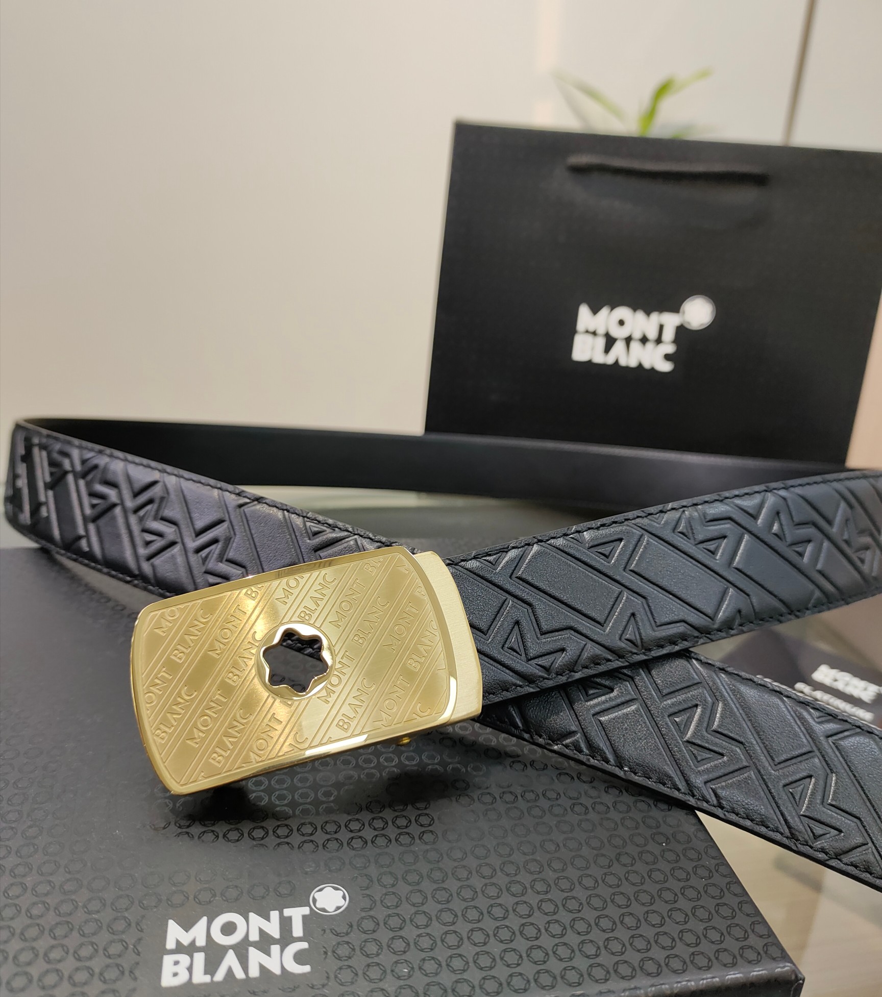 万宝龙男士自动腰带- 宽度34MM 精品钢扣 精工打造 手感柔软 长短可以裁剪