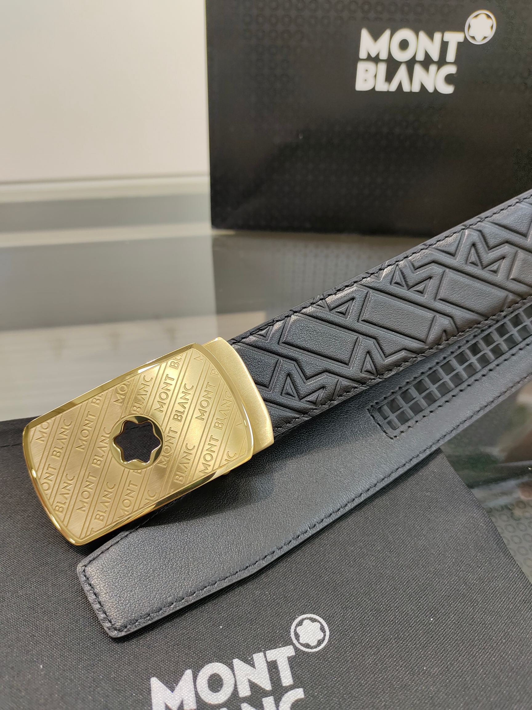 万宝龙男士自动腰带- 宽度34MM 精品钢扣 精工打造 手感柔软 长短可以裁剪