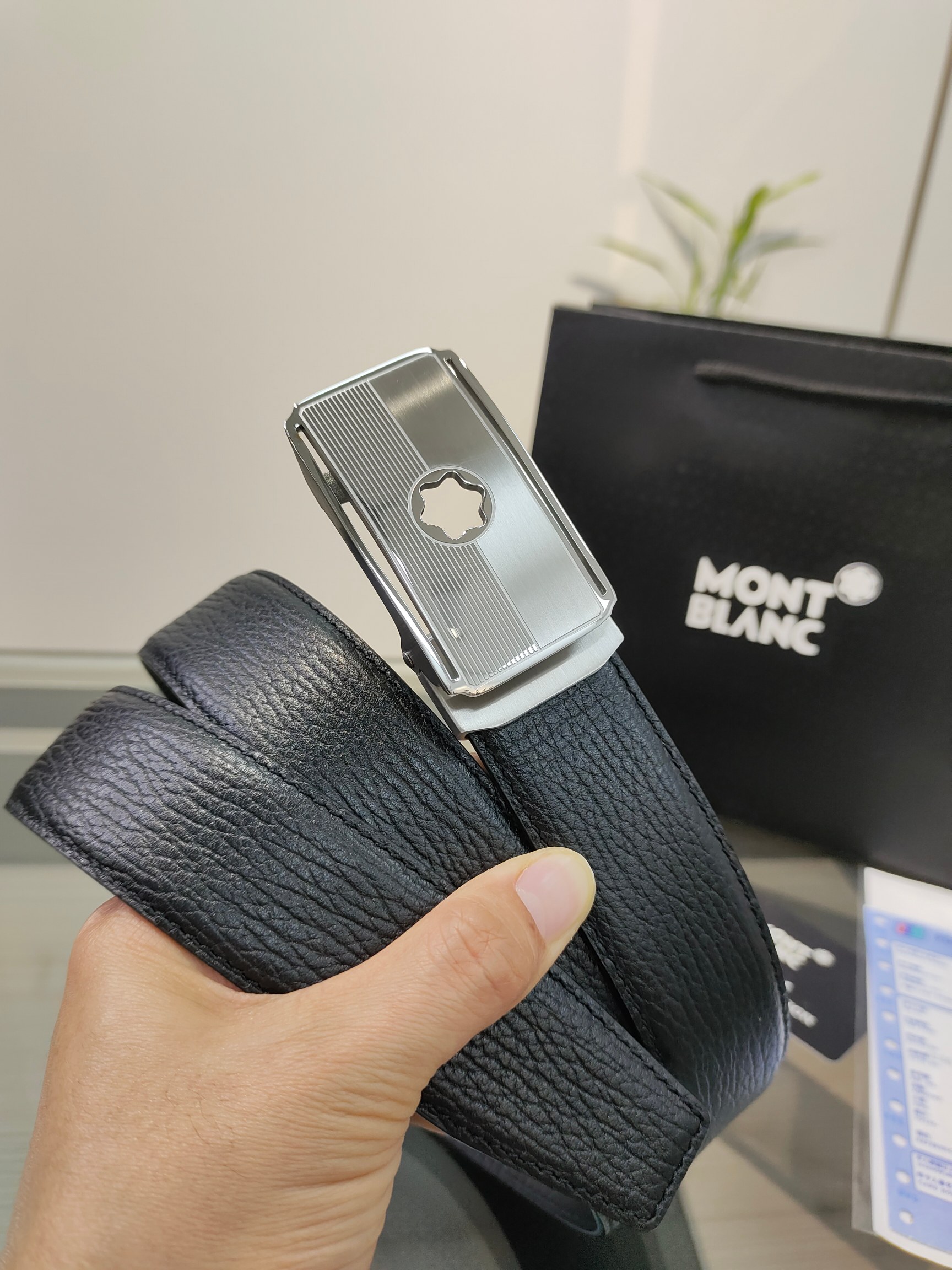 万宝龙男士自动腰带- 宽度34MM 精品钢扣 精工打造 手感柔软 长短可以裁剪