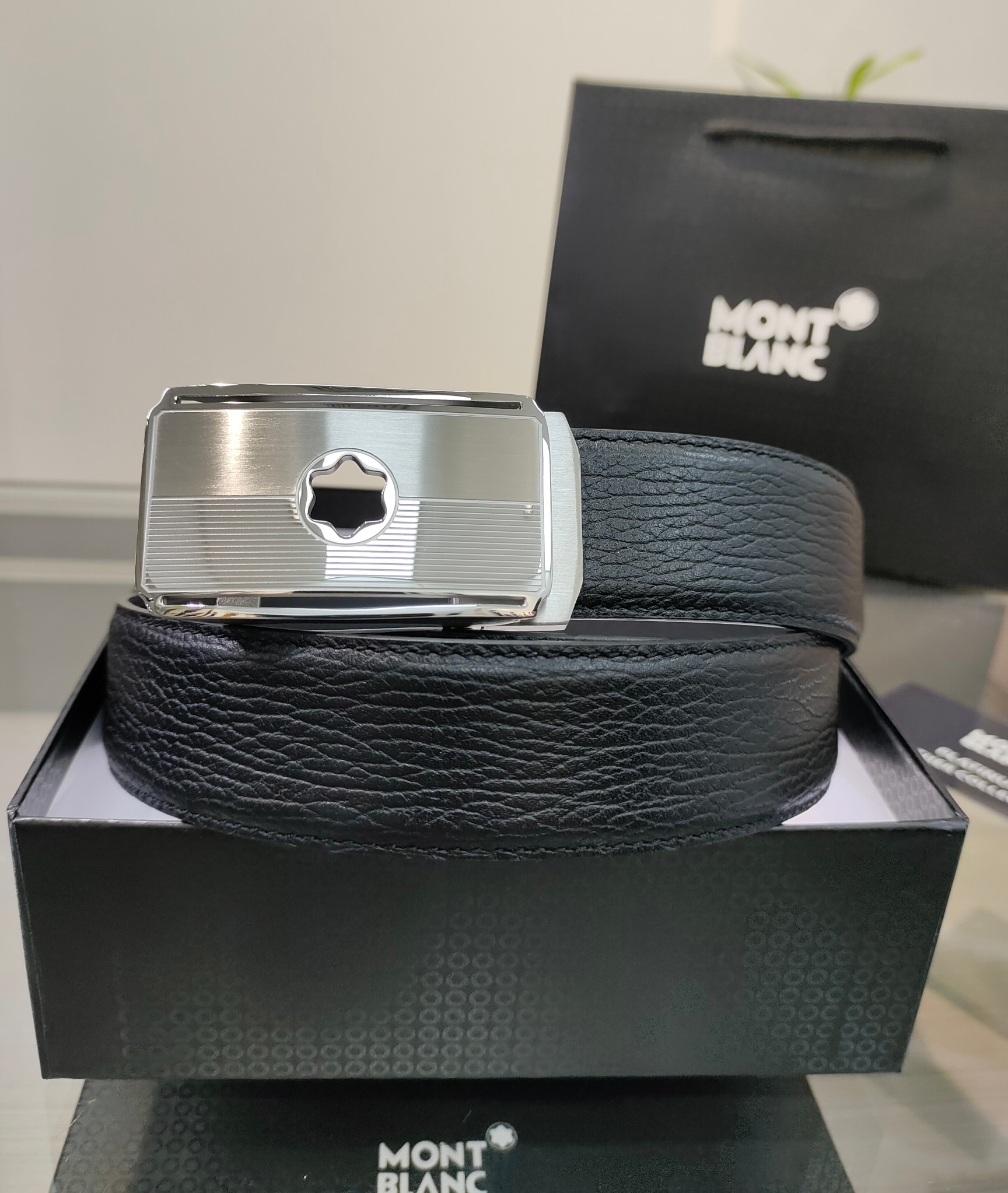 万宝龙男士自动腰带- 宽度34MM 精品钢扣 精工打造 手感柔软 长短可以裁剪